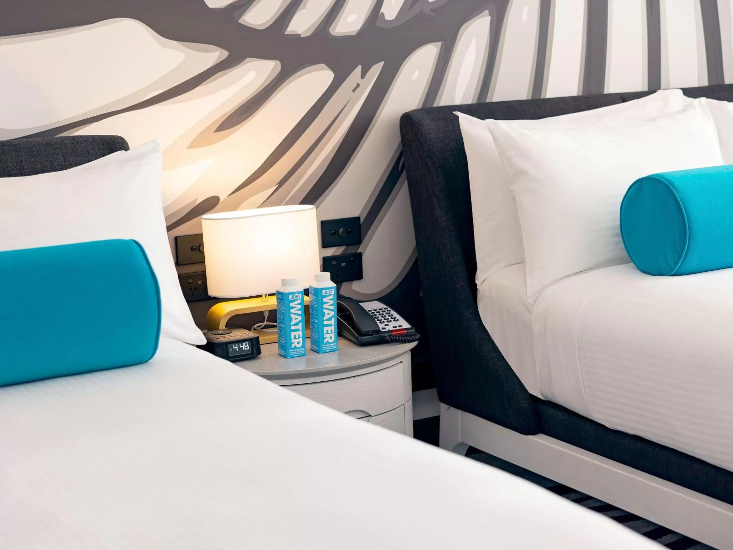 Bedroom, Bed in Pullman Cairns International
