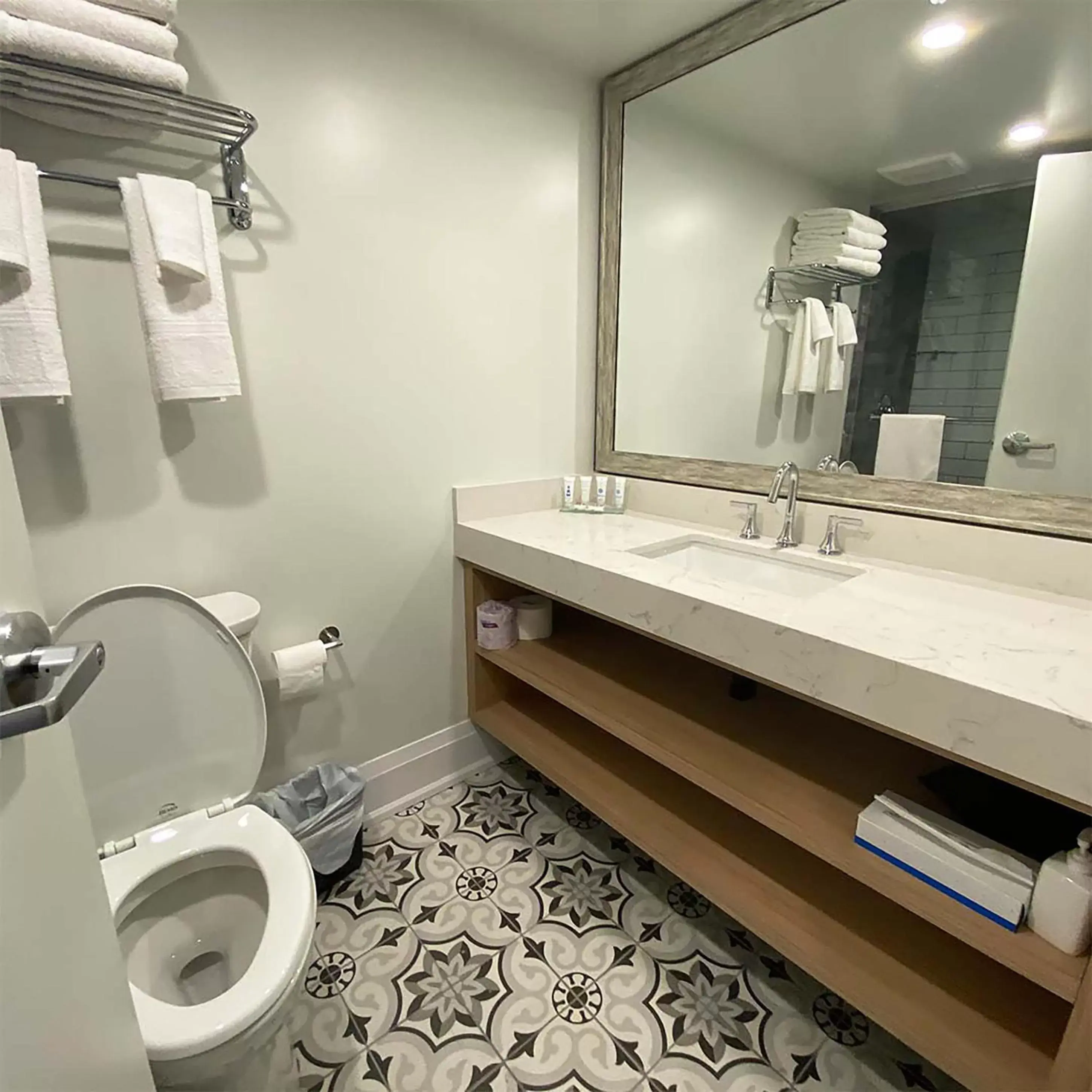 Bathroom in Colonial Hotel & Suites