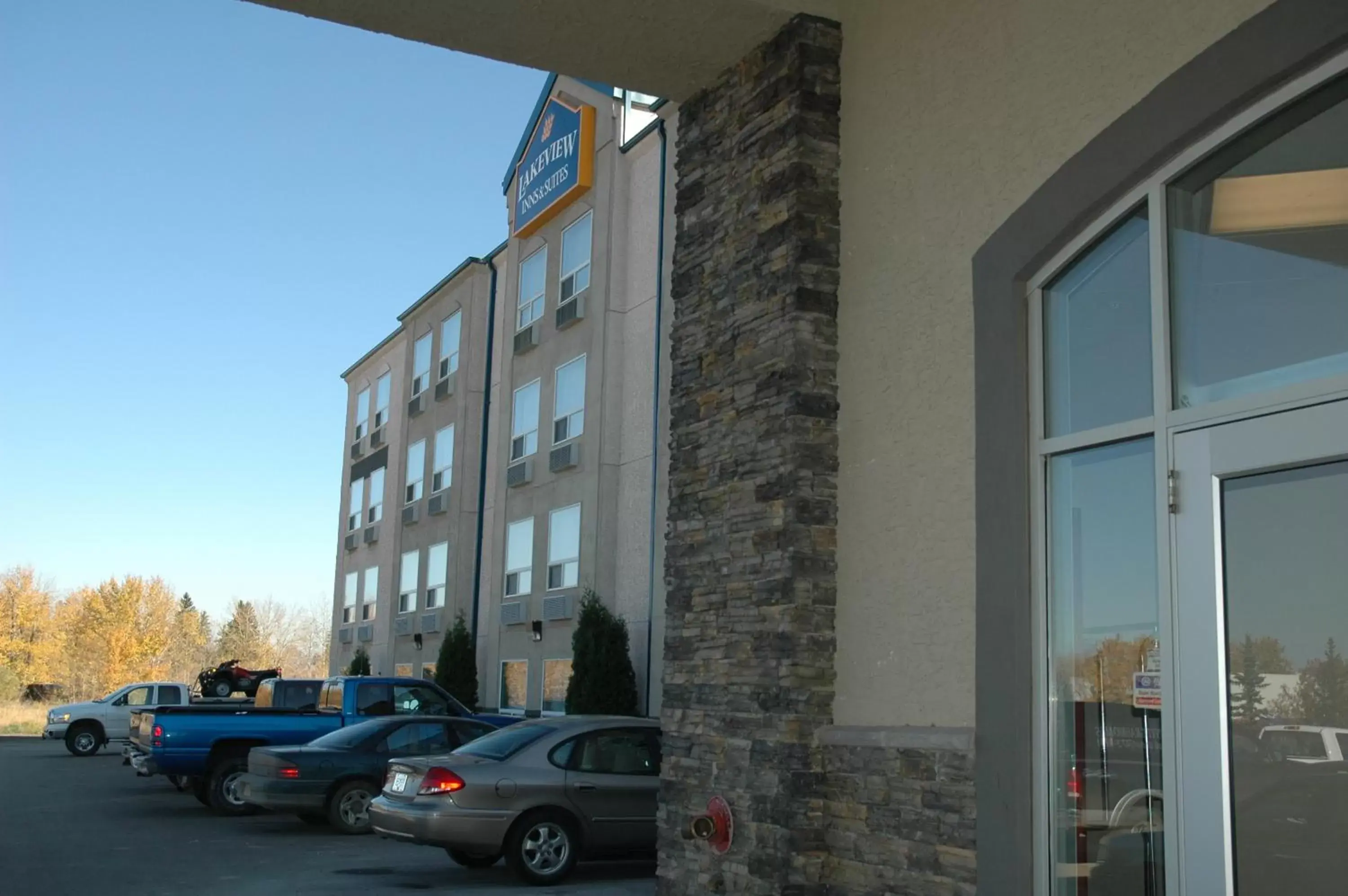 Property Building in Lakeview Inns & Suites - Fort Saskatchewan