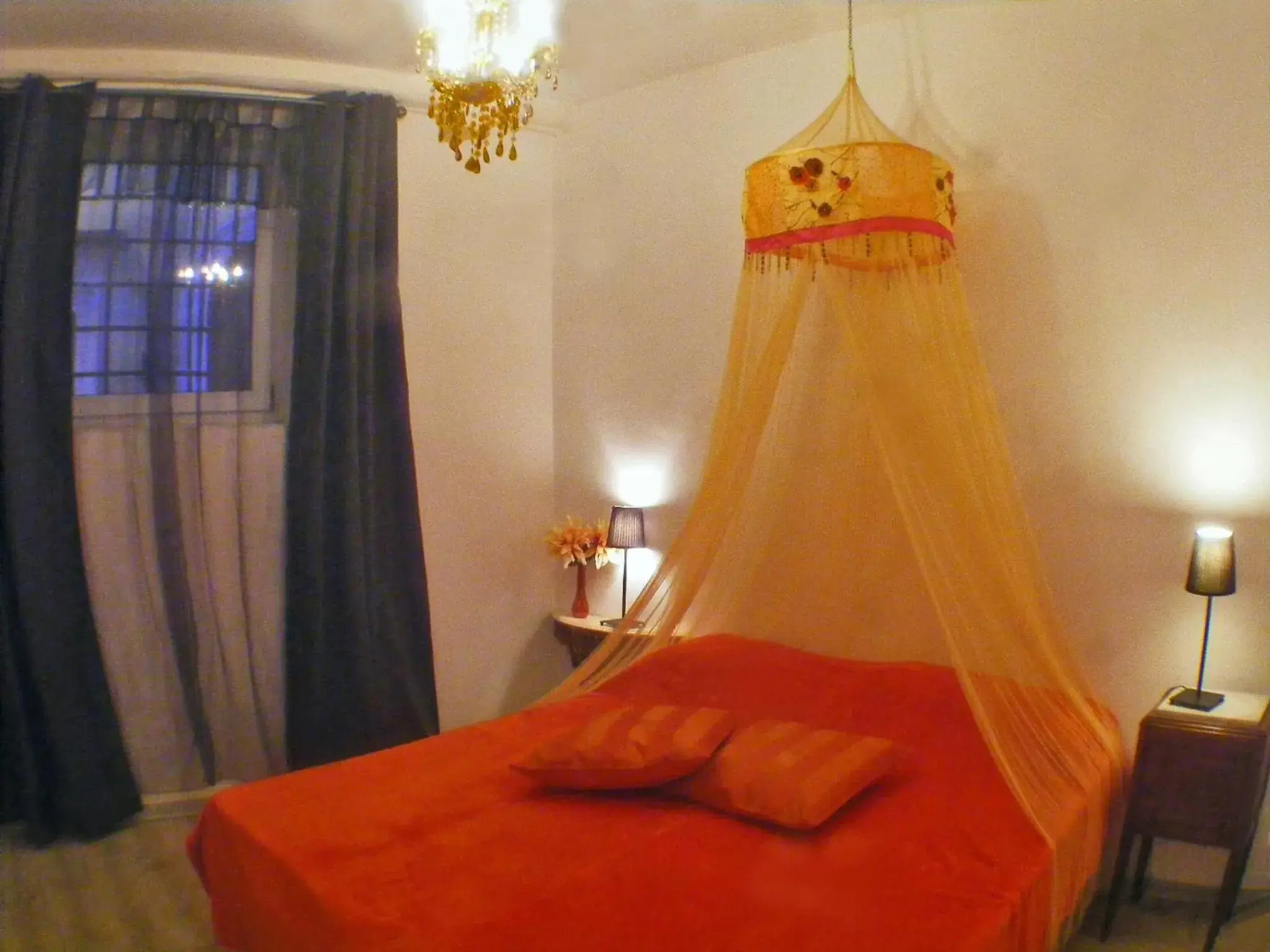 Bedroom, Bed in B&B Ventisei Scalini A Trastevere