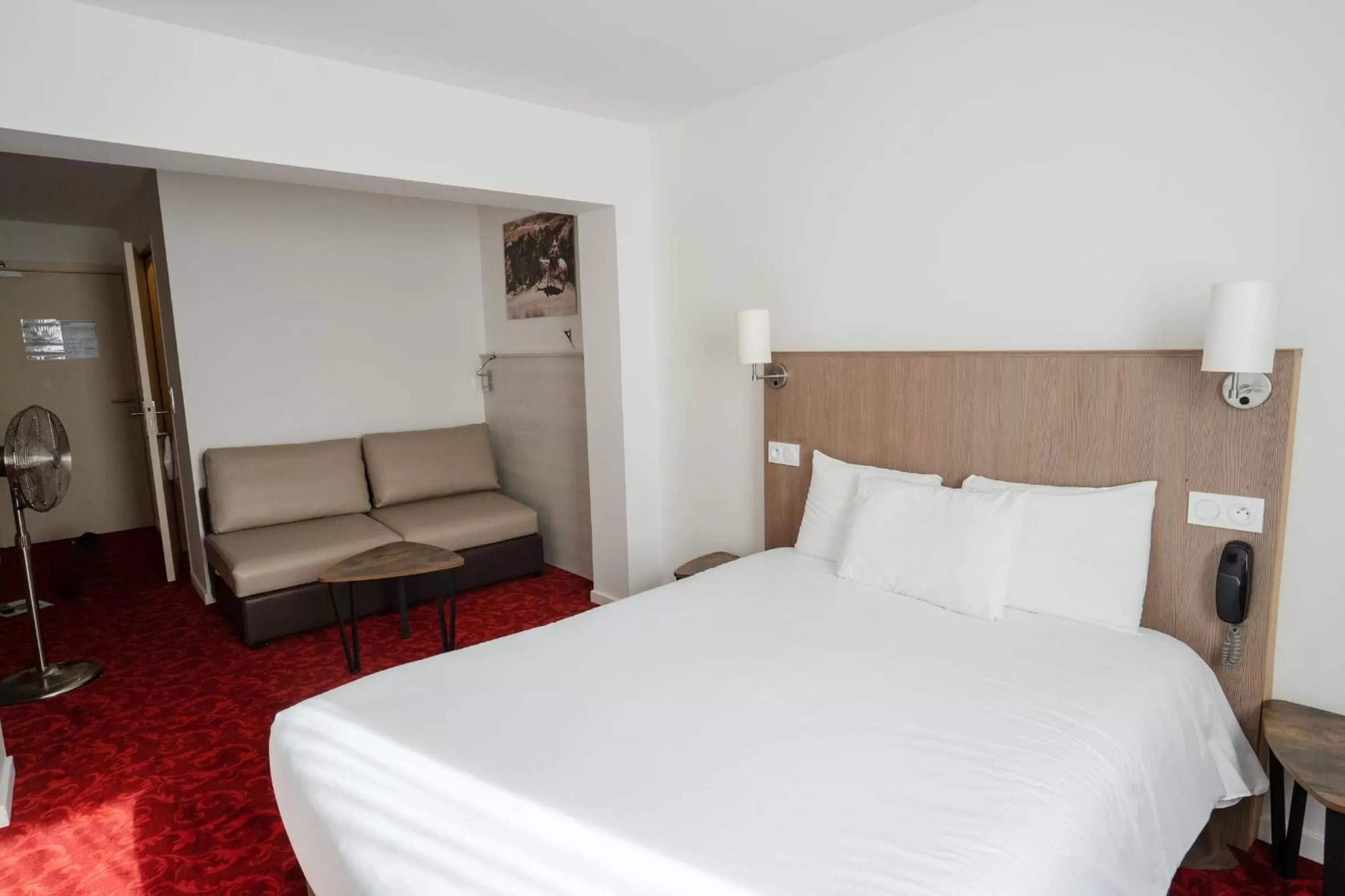 Bedroom, Bed in Brit Hotel Essentiel Cholet