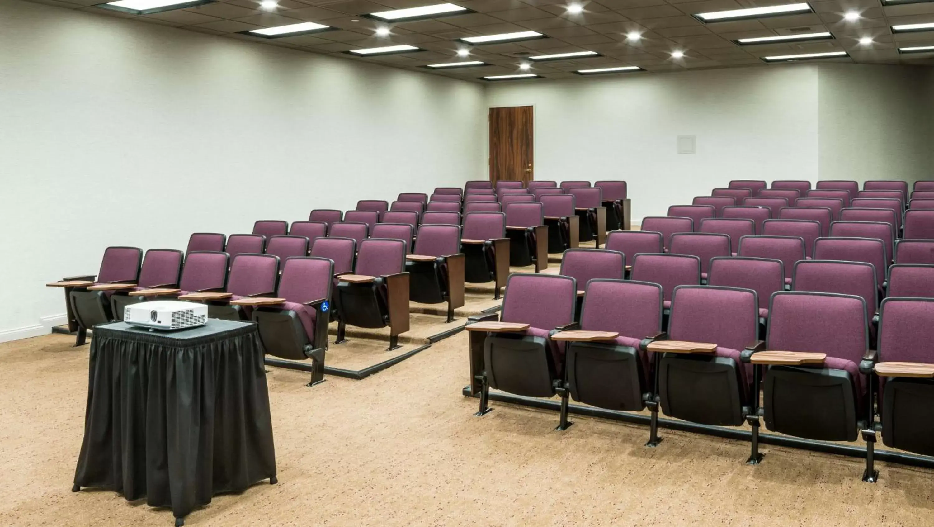 Meeting/conference room in Hilton Washington DC/Rockville Hotel & Executive Meeting Center