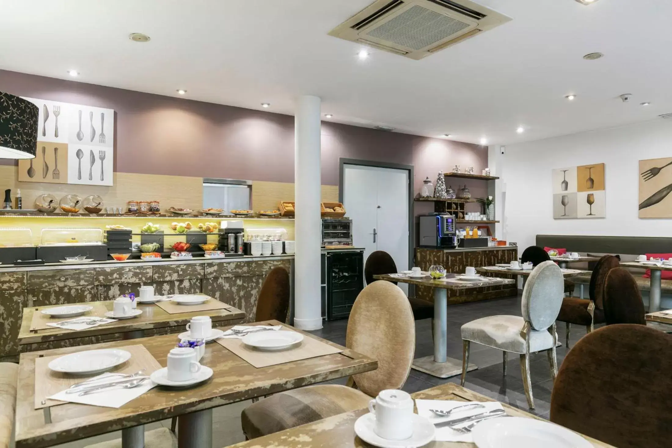 Restaurant/places to eat in Globales Acis y Galatea Restaurant/places to eat in Globales Acis y Galatea