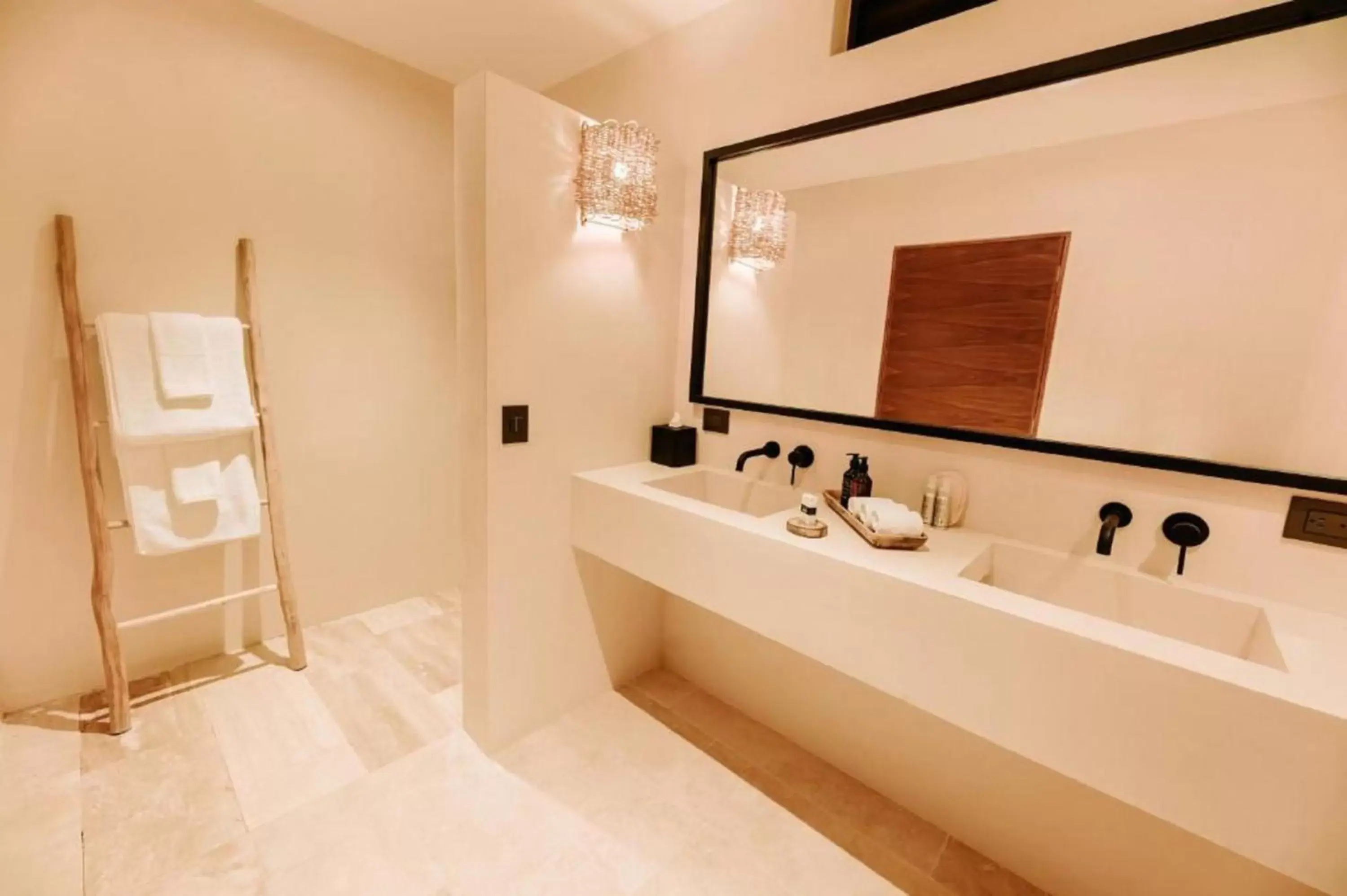 Bathroom in Majaro Hotel Tulum