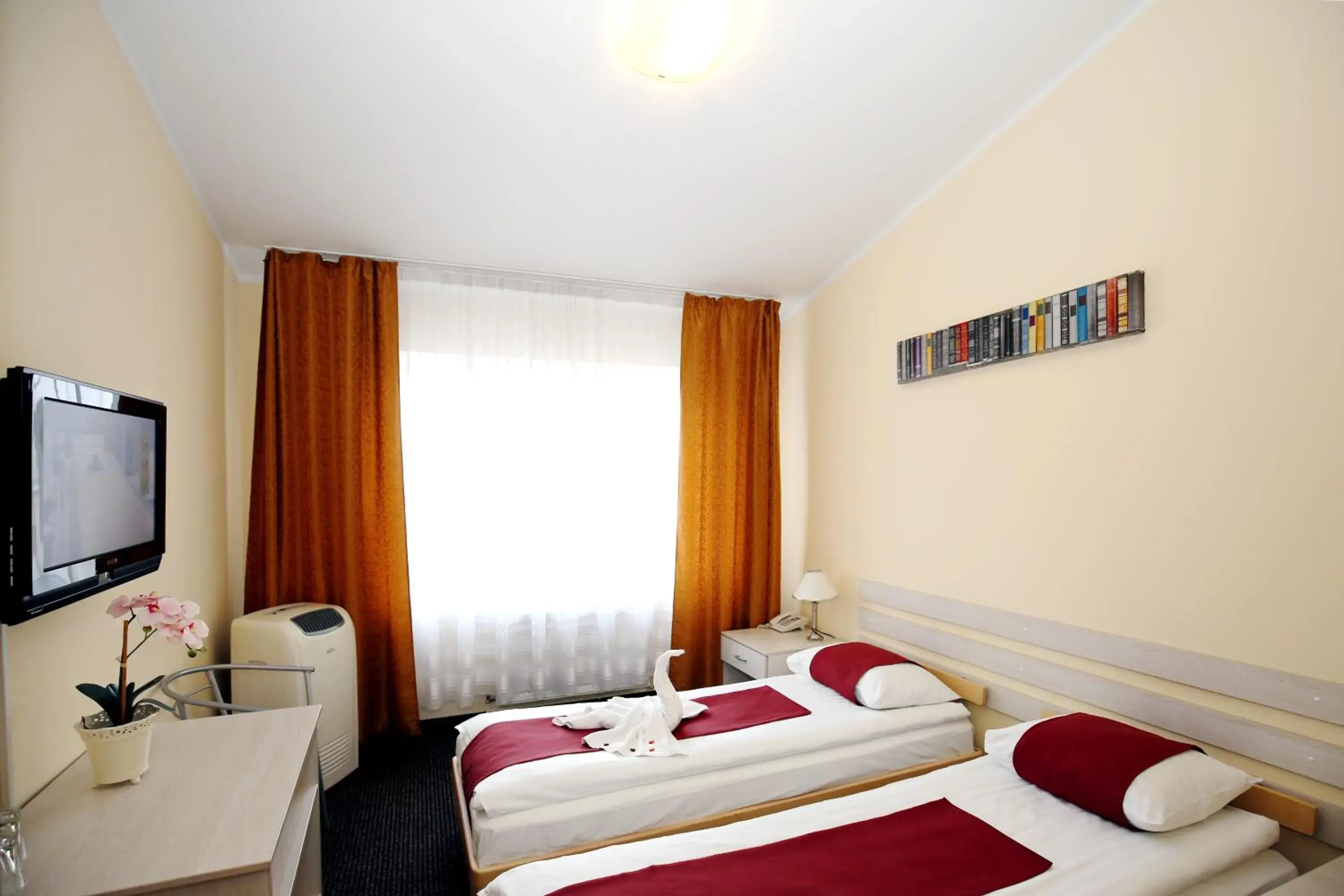 Bedroom, Bed in Apart Hotel Tomo FREE PARKING