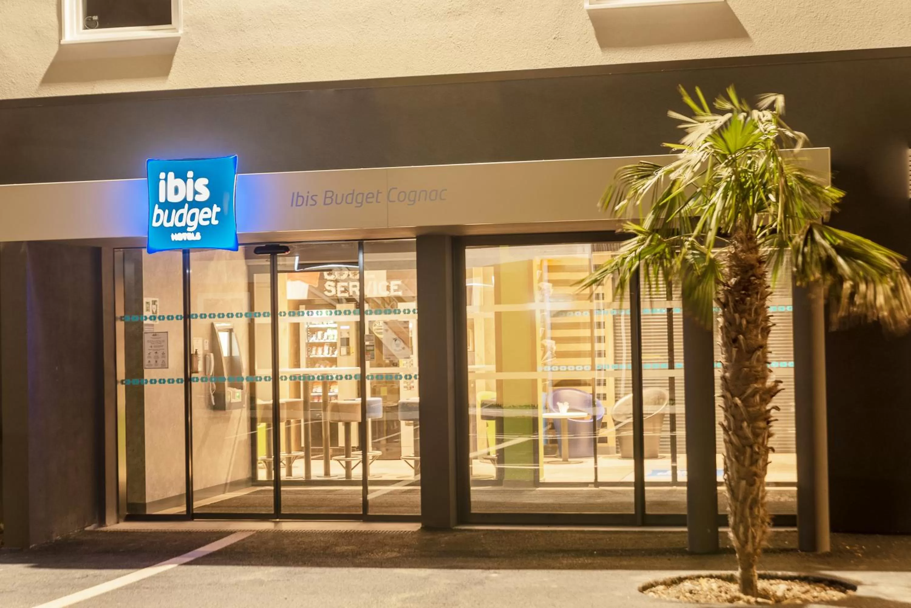 Property building in ibis Budget Cognac