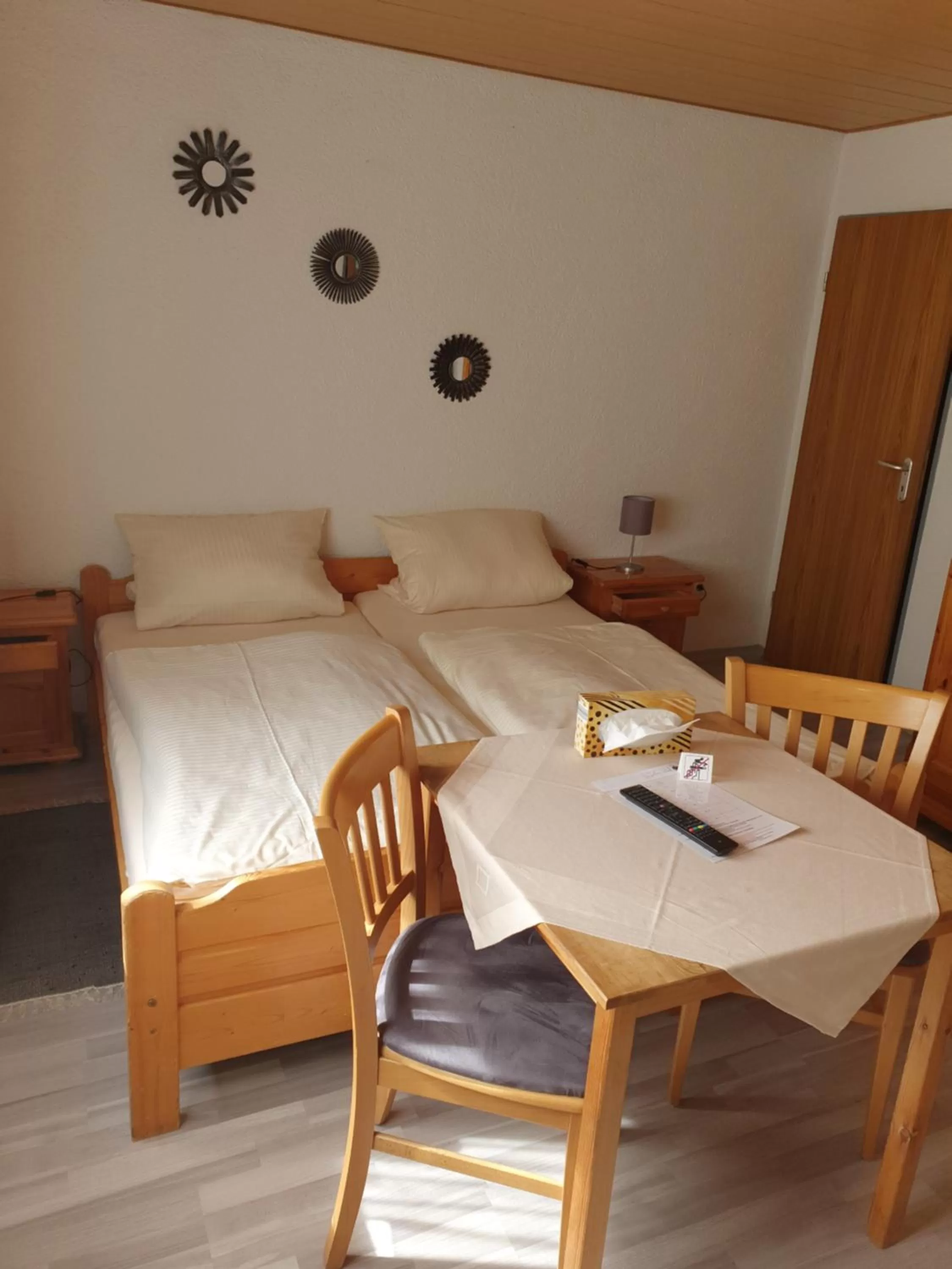 Bed in Gasthof Pension Weißes Rössl