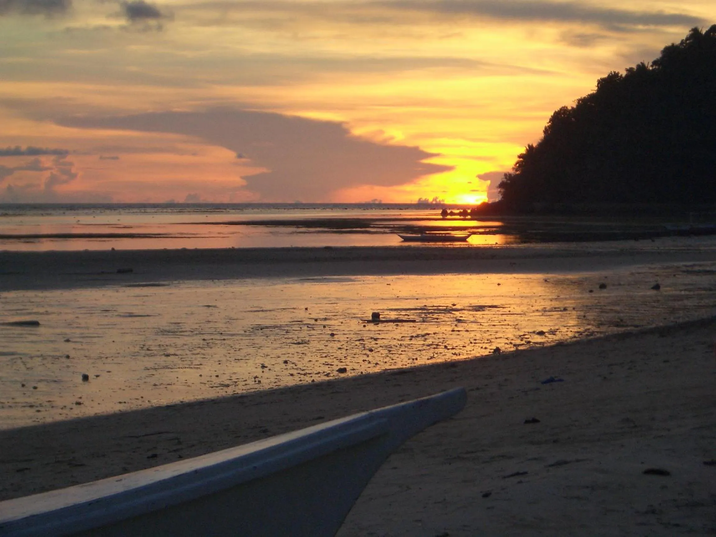 Beach in Mangoes Place
