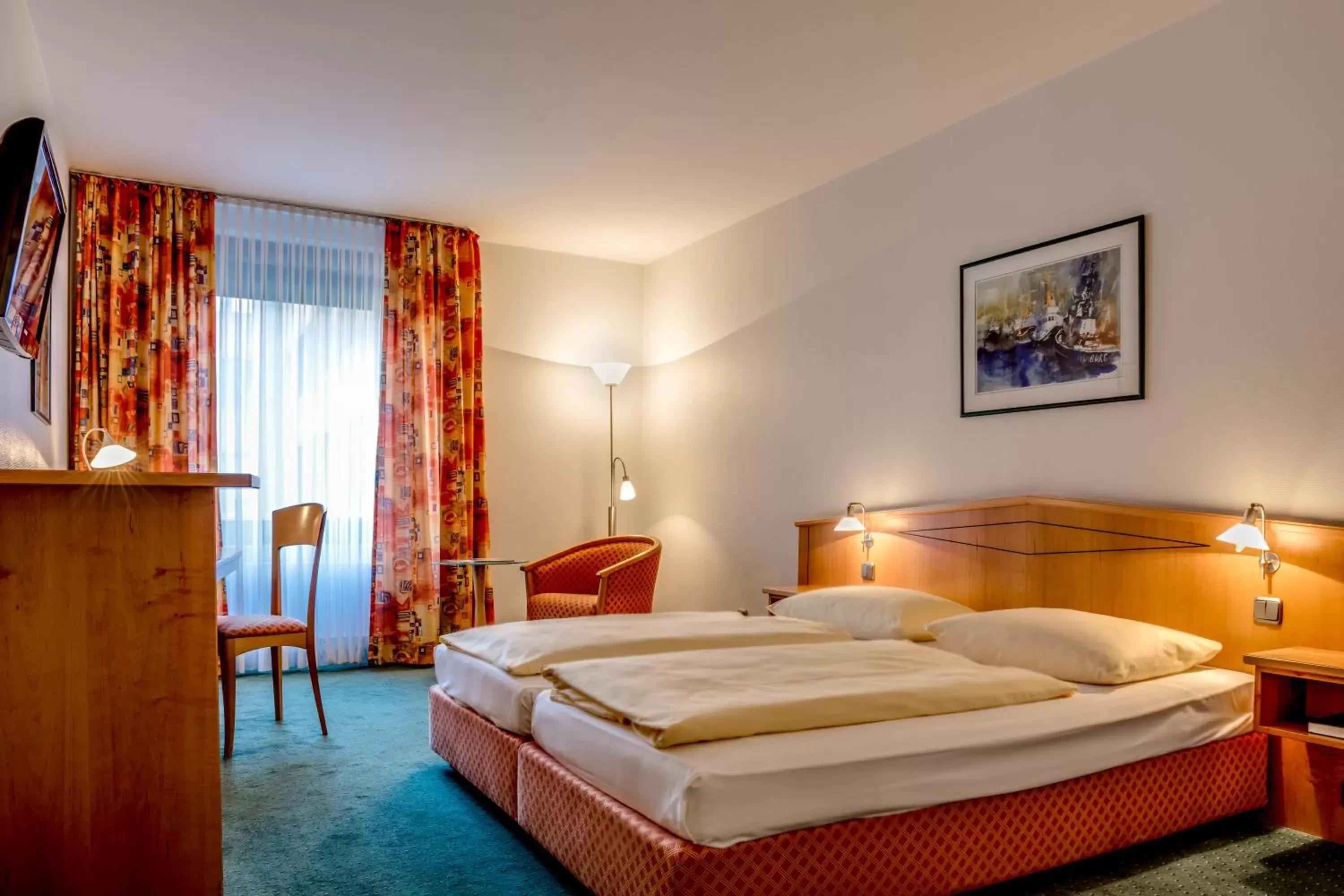 Photo of the whole room, Bed in Hotel Panorama Hamburg-Harburg