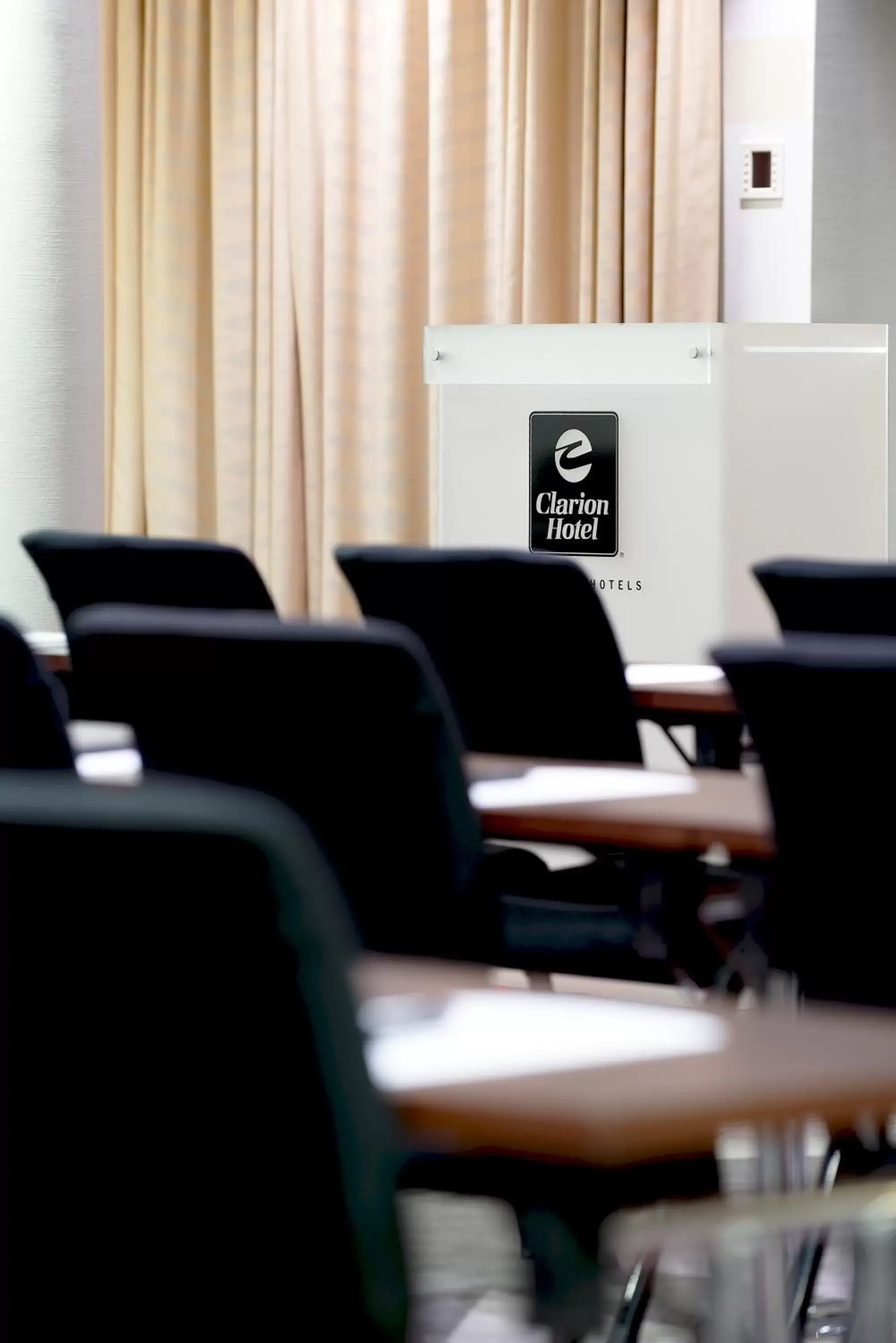 Meeting/conference room in Clarion Collection Hotel Aurora