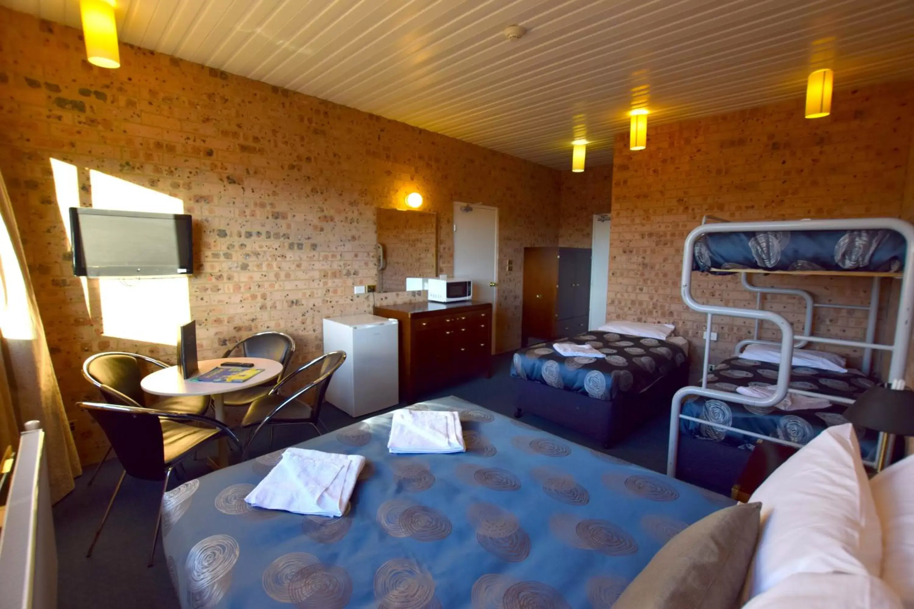 Photo of the whole room in Alpine Resort Motel