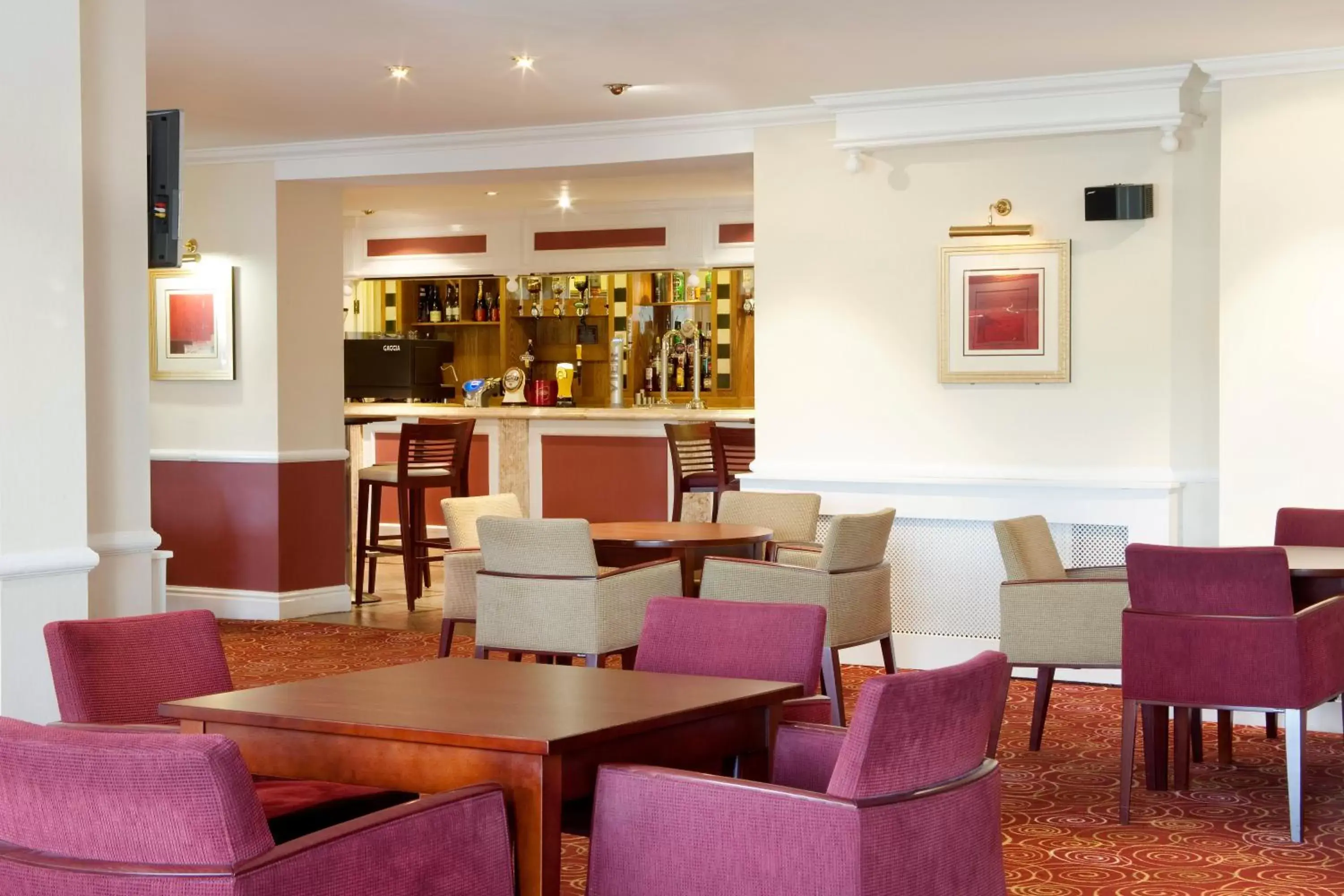 Restaurant/places to eat, Lounge/Bar in Citrus Hotel Coventry South by Compass Hospitality