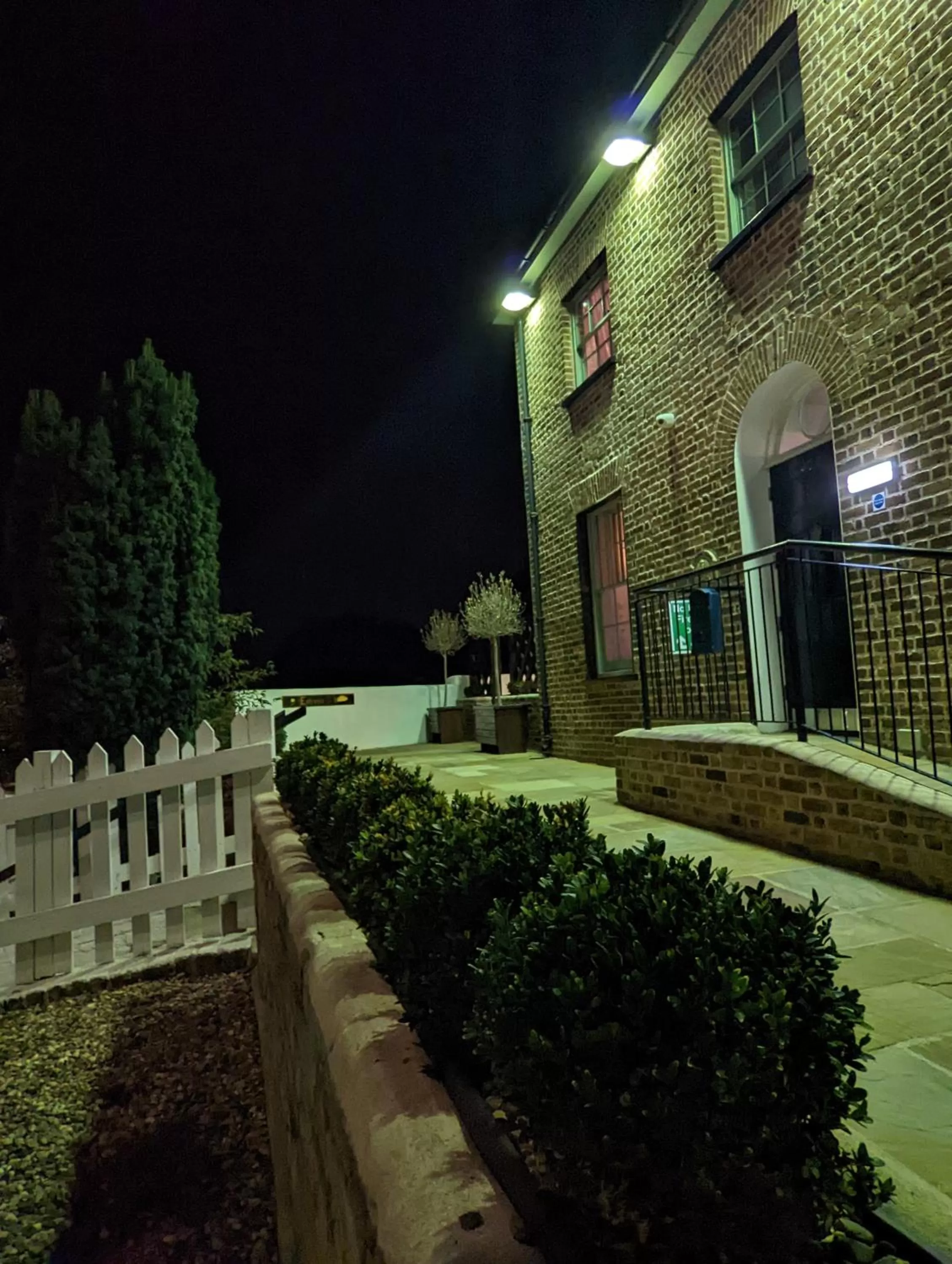 Property Building in Banks Bed & Continental Breakfast