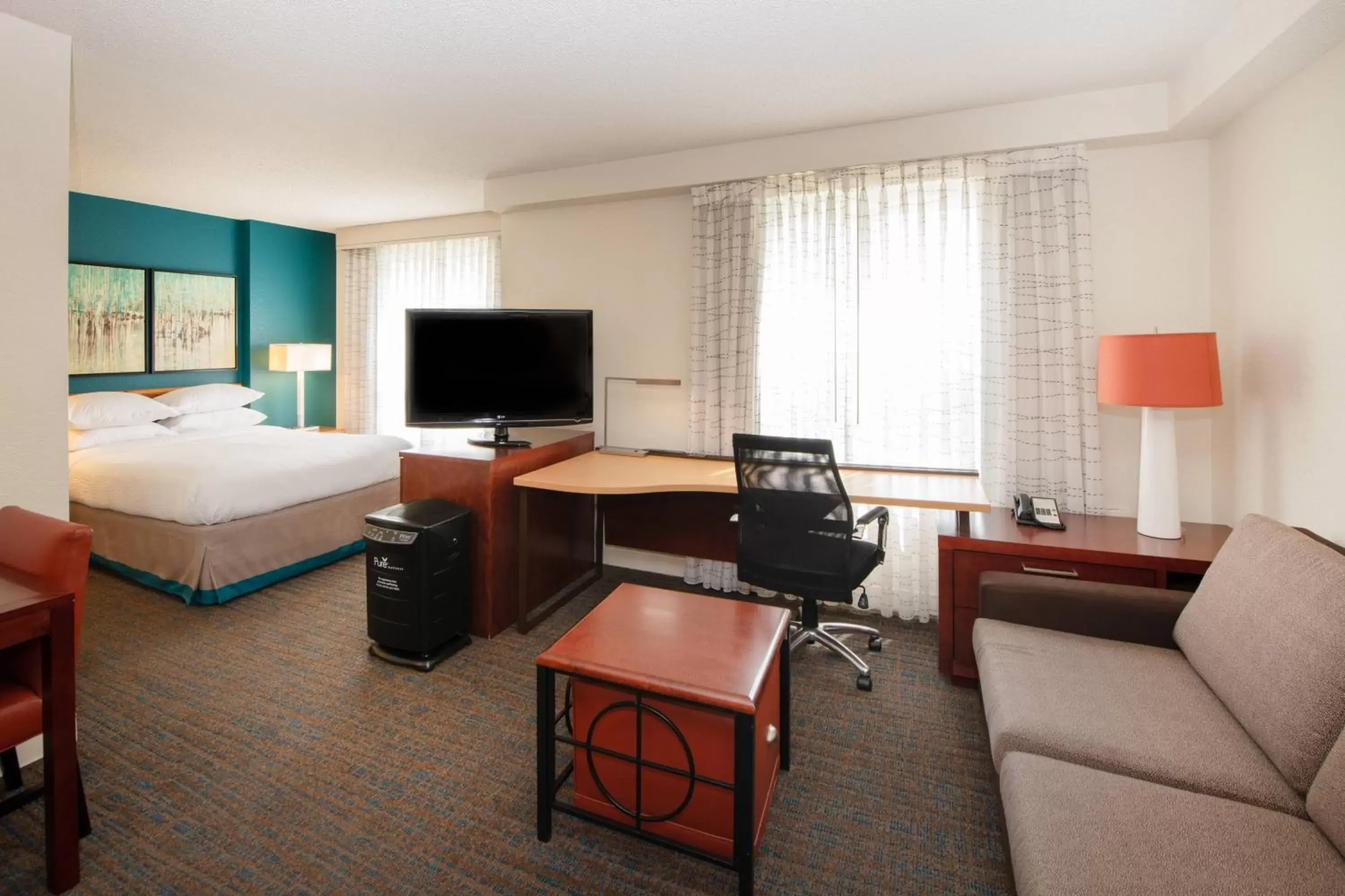 Photo of the whole room, TV/Entertainment Center in Residence Inn by Marriott Newark Silicon Valley