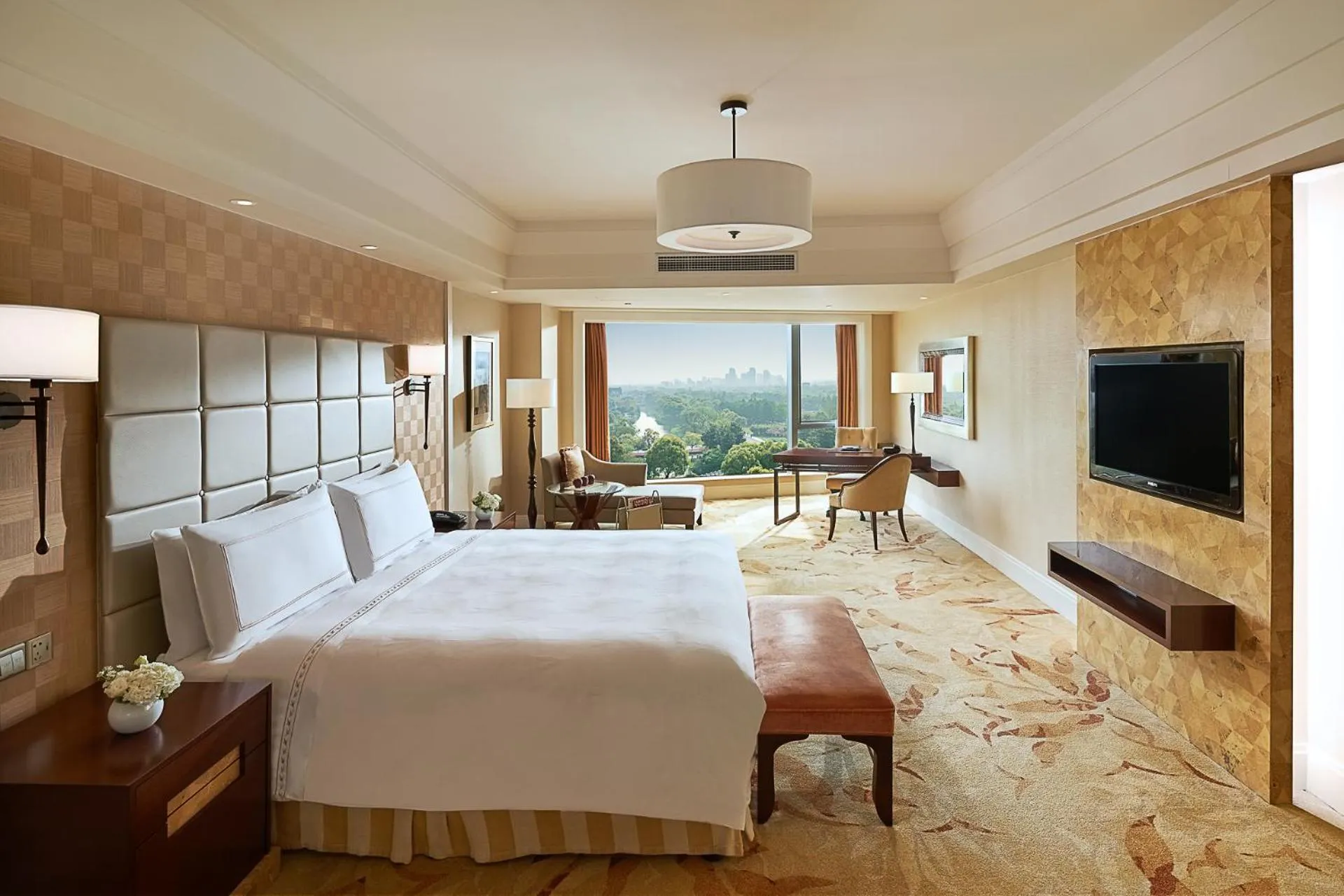 Property building, Bed in Fairmont Yangcheng Lake