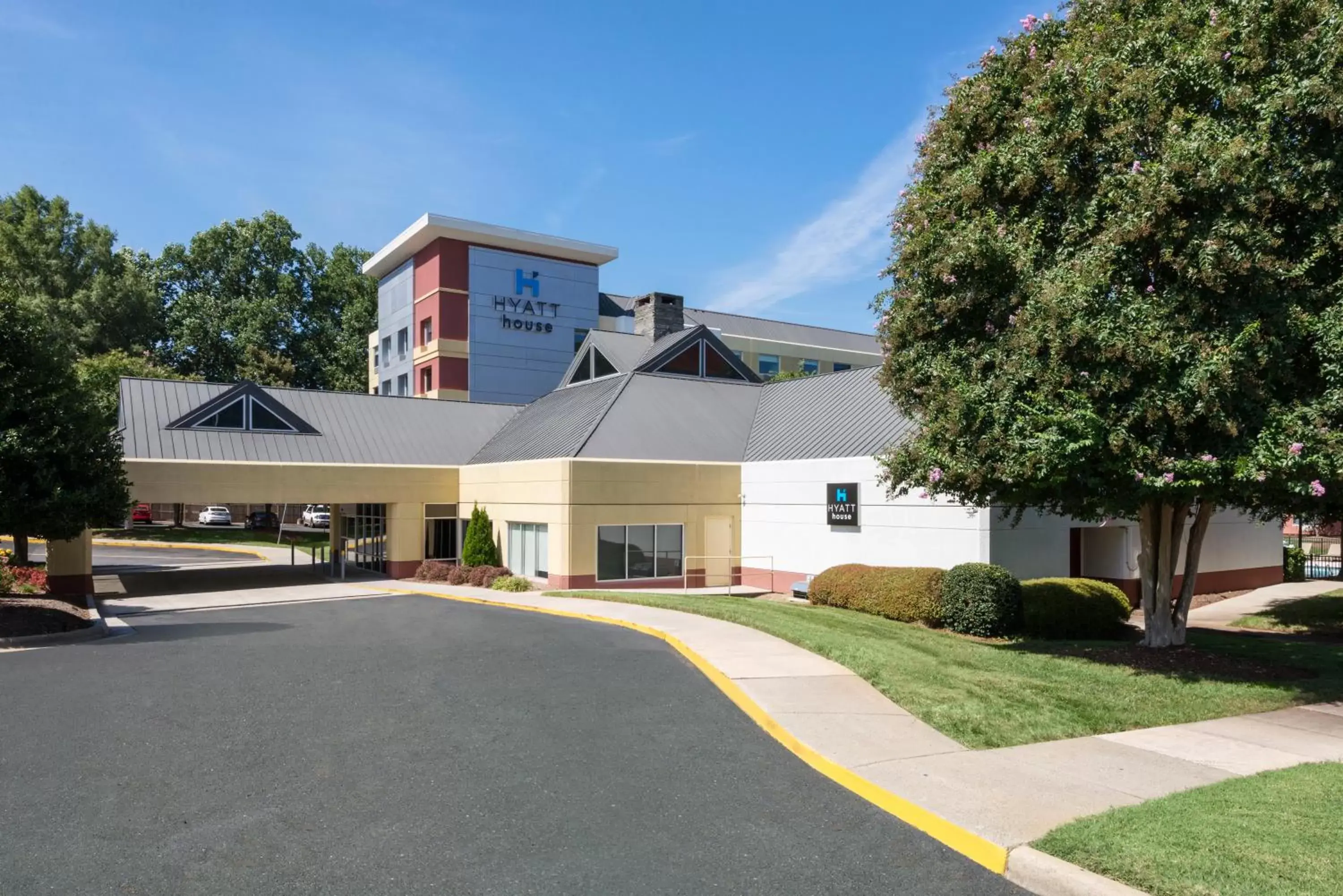 Facade/entrance, Property Building in Hyatt House - Charlotte Airport