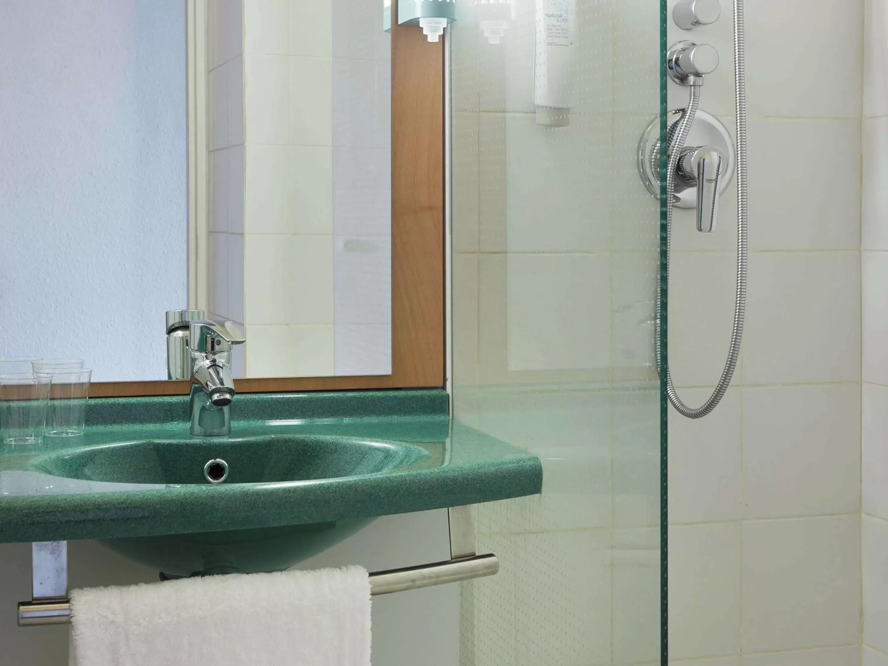 Shower, Bathroom in Ibis Abidjan Marcory