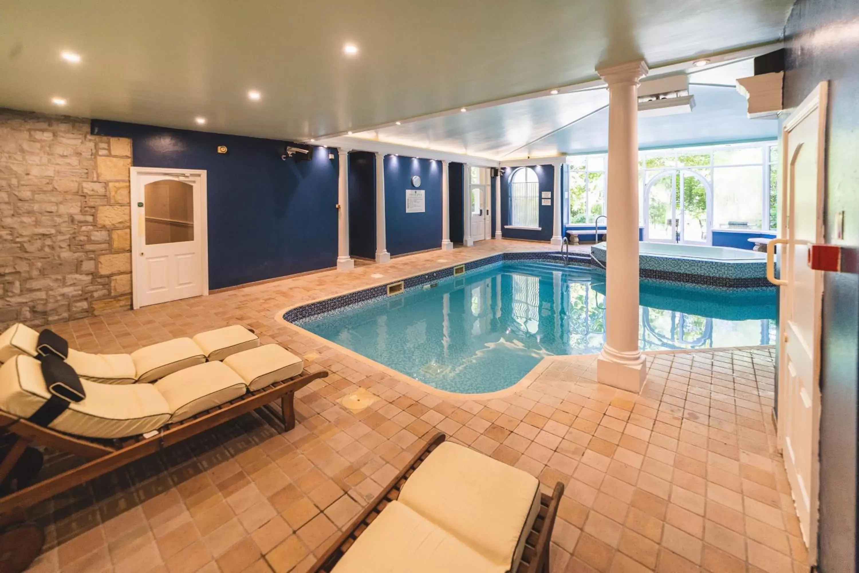 Swimming Pool in Grange Hotel