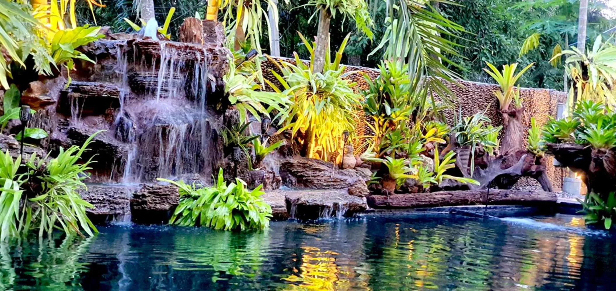 Swimming pool in Baan Habeebee Resort