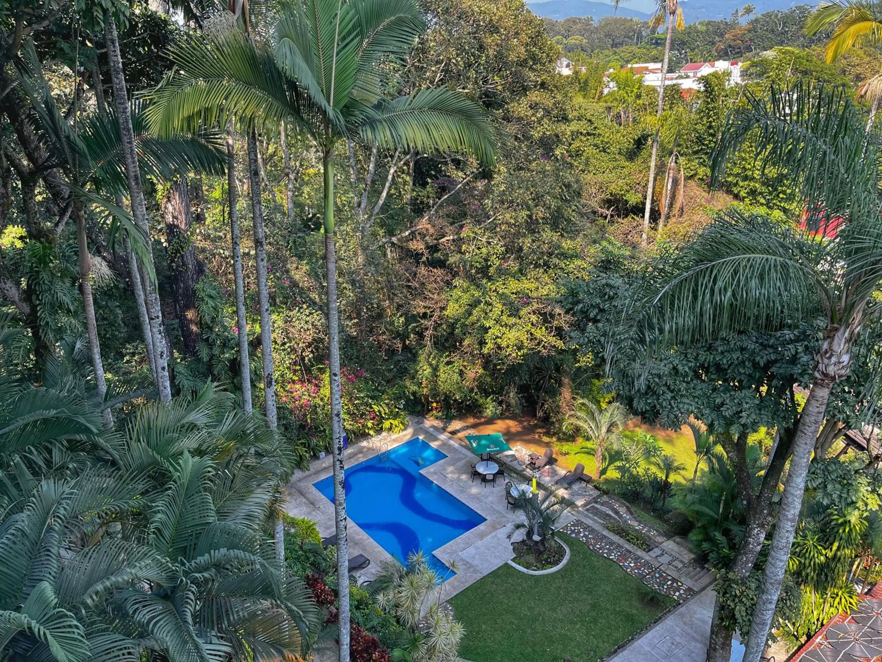 Swimming pool in Comfort Inn Cordoba