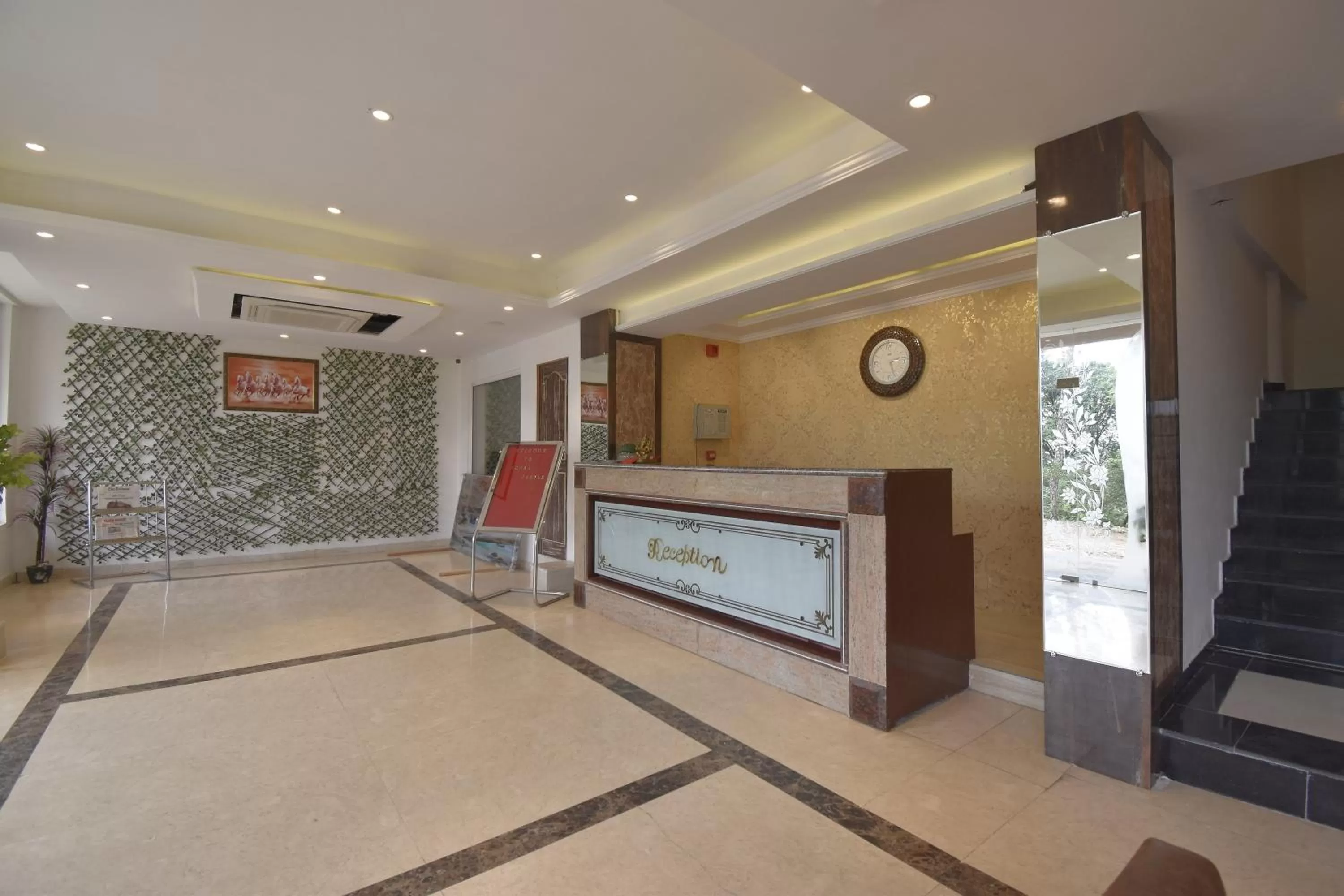 Lobby or reception, Lobby/Reception in The Royal Castle AC Centralized