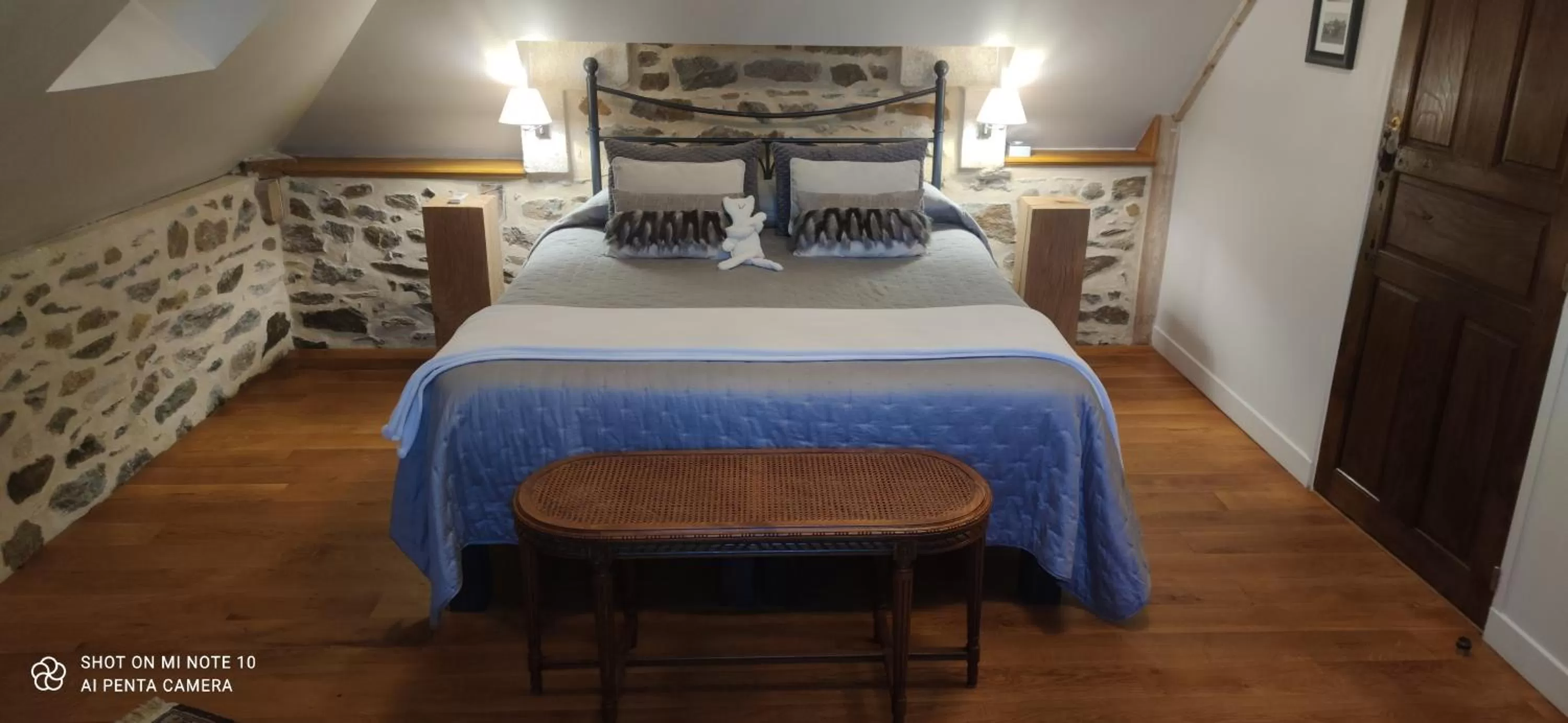 Photo of the whole room, Bed in Le Manoir de la Bigotière