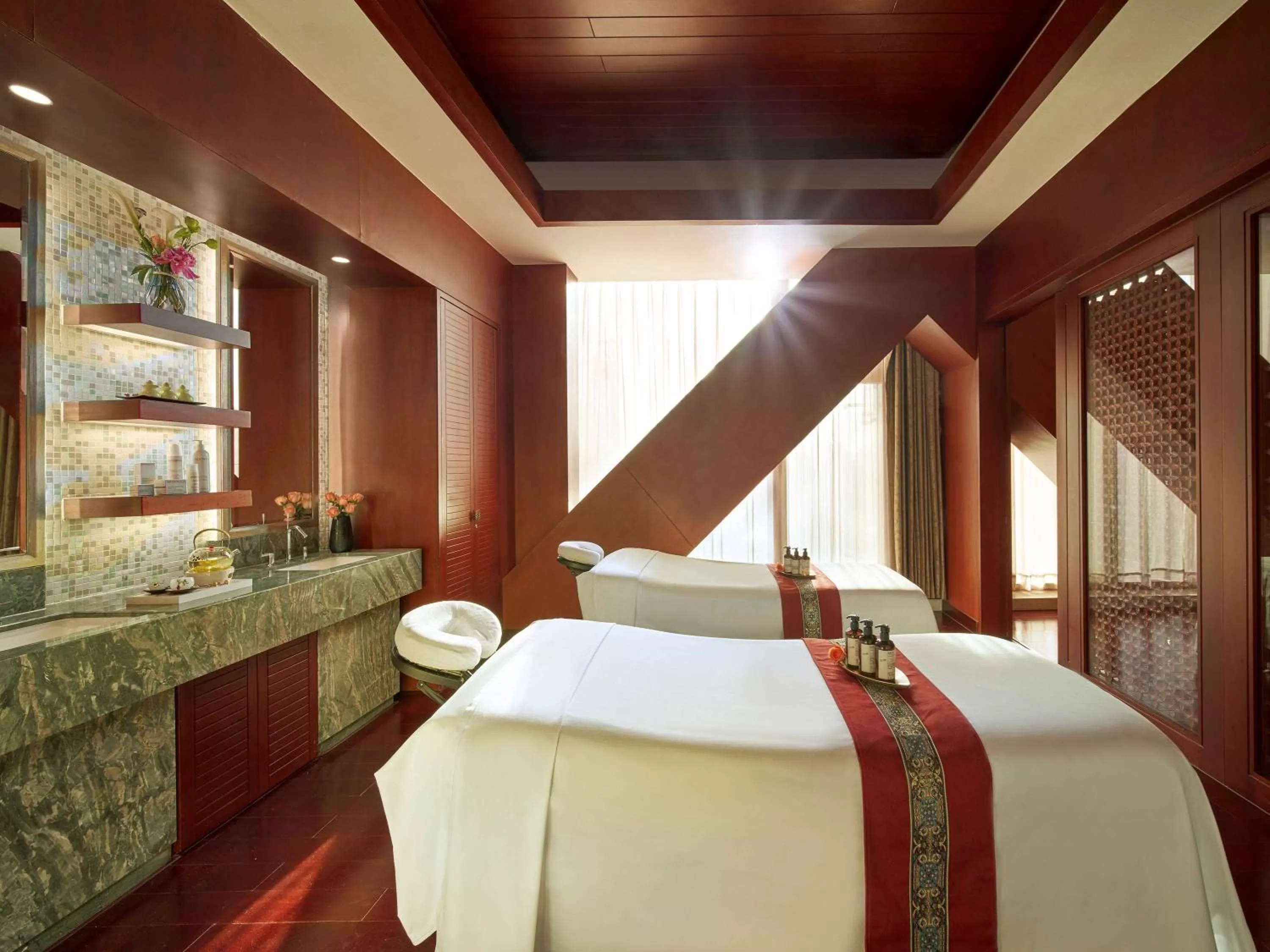 Spa and wellness centre/facilities, Bed in Fairmont Beijing - 20 minutes to Forbidden City by metro