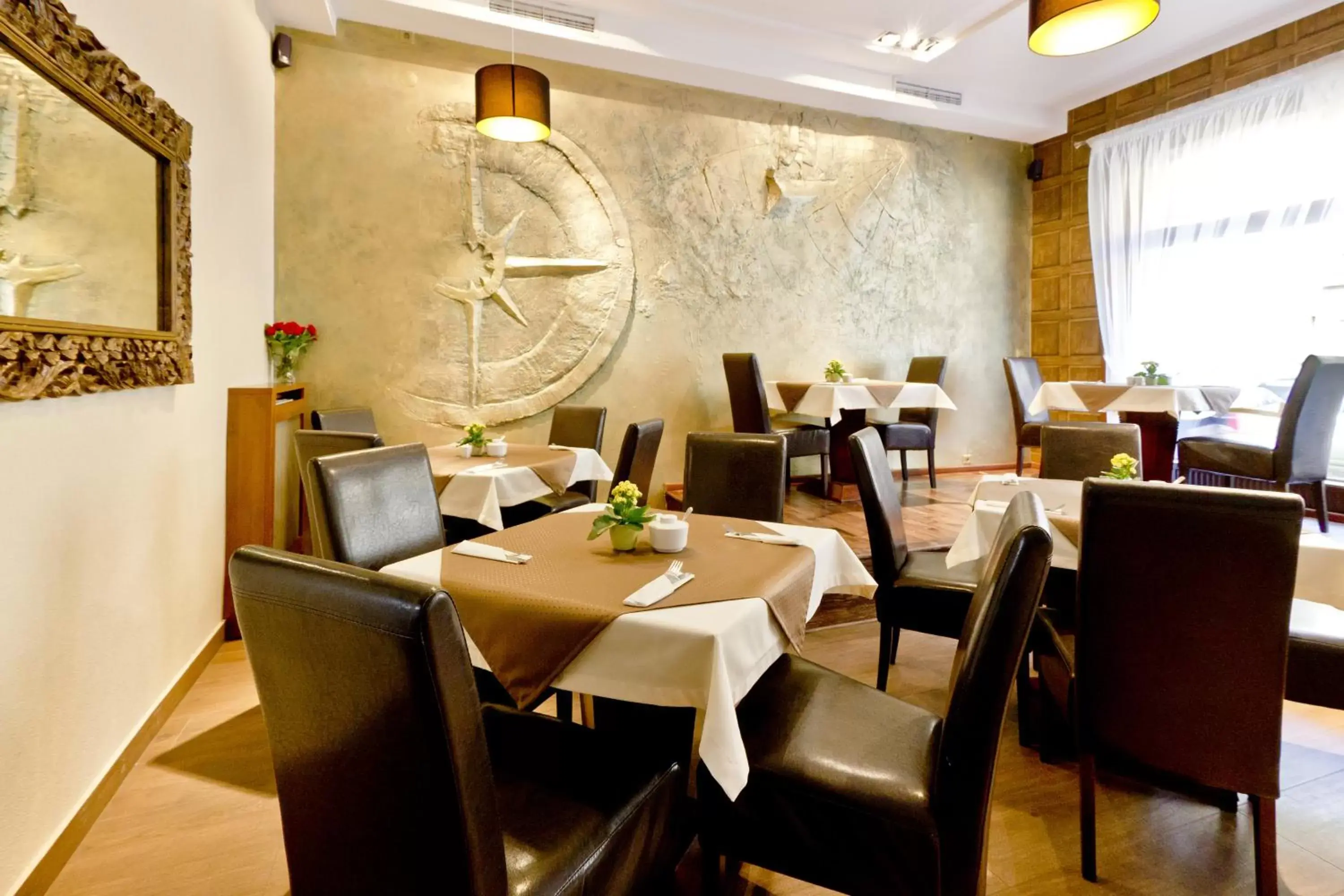 Restaurant/places to eat in Hotel Columbus Restaurant/places to eat in Hotel Columbus