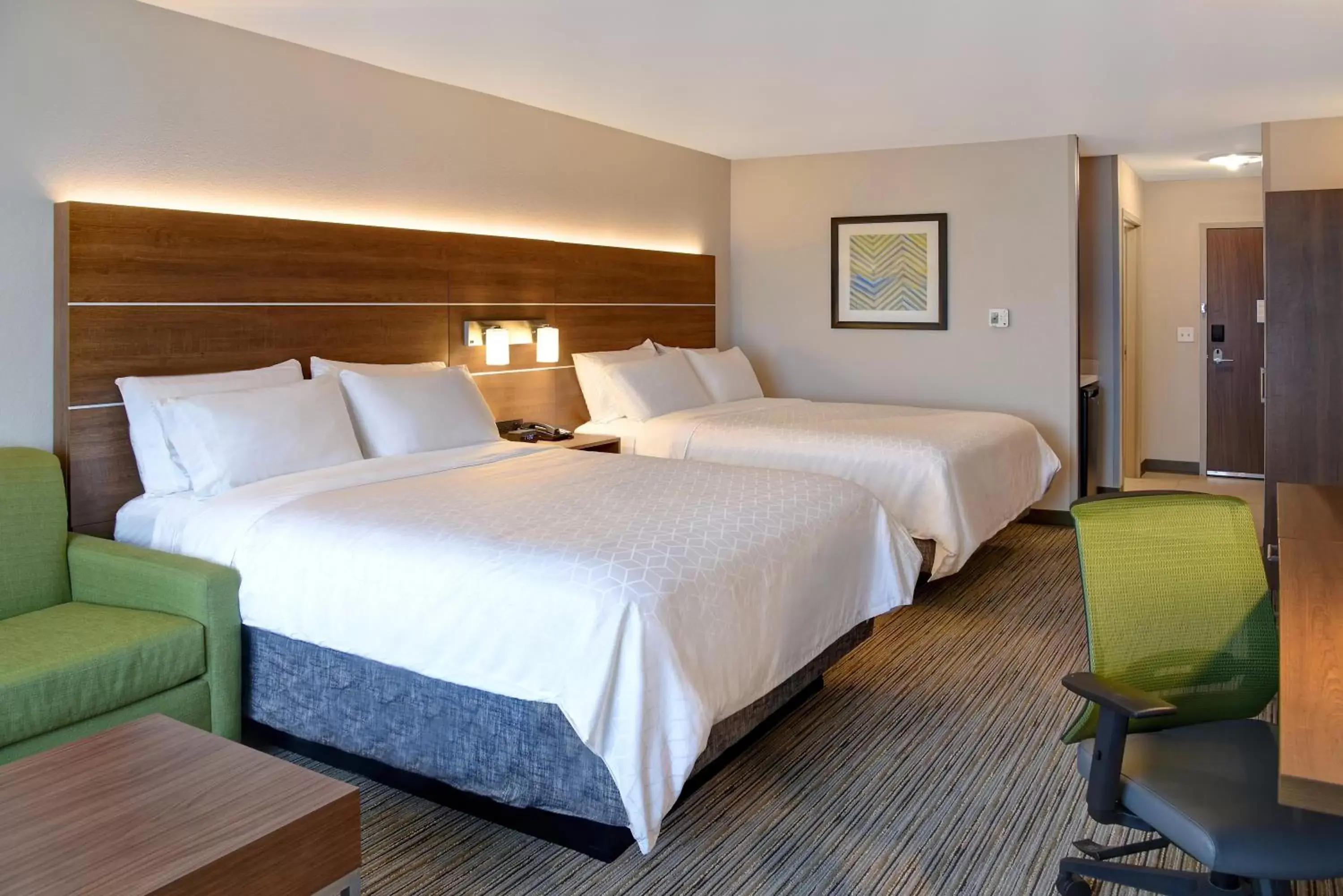 Photo of the whole room, Bed in Holiday Inn Express & Suites - Ottawa, an IHG Hotel