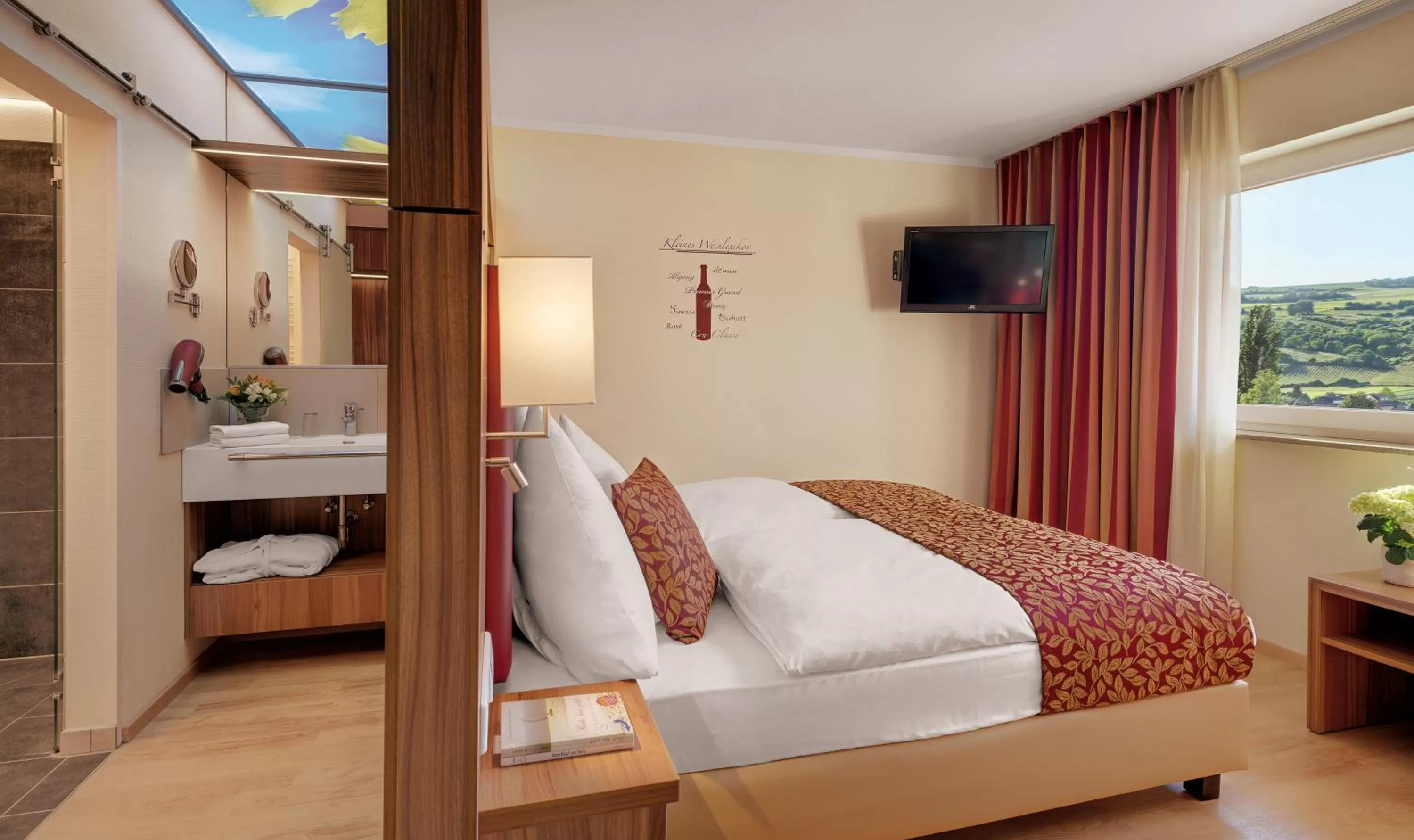 Photo of the whole room, Bed in Pfalzhotel Asselheim