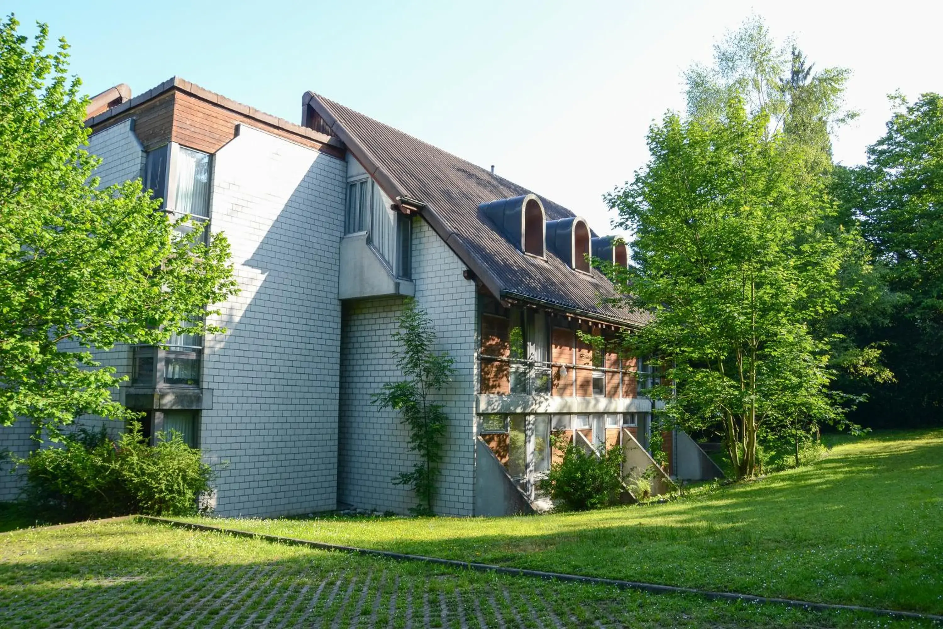 Garden, Property Building in Luzern Youth Hostel