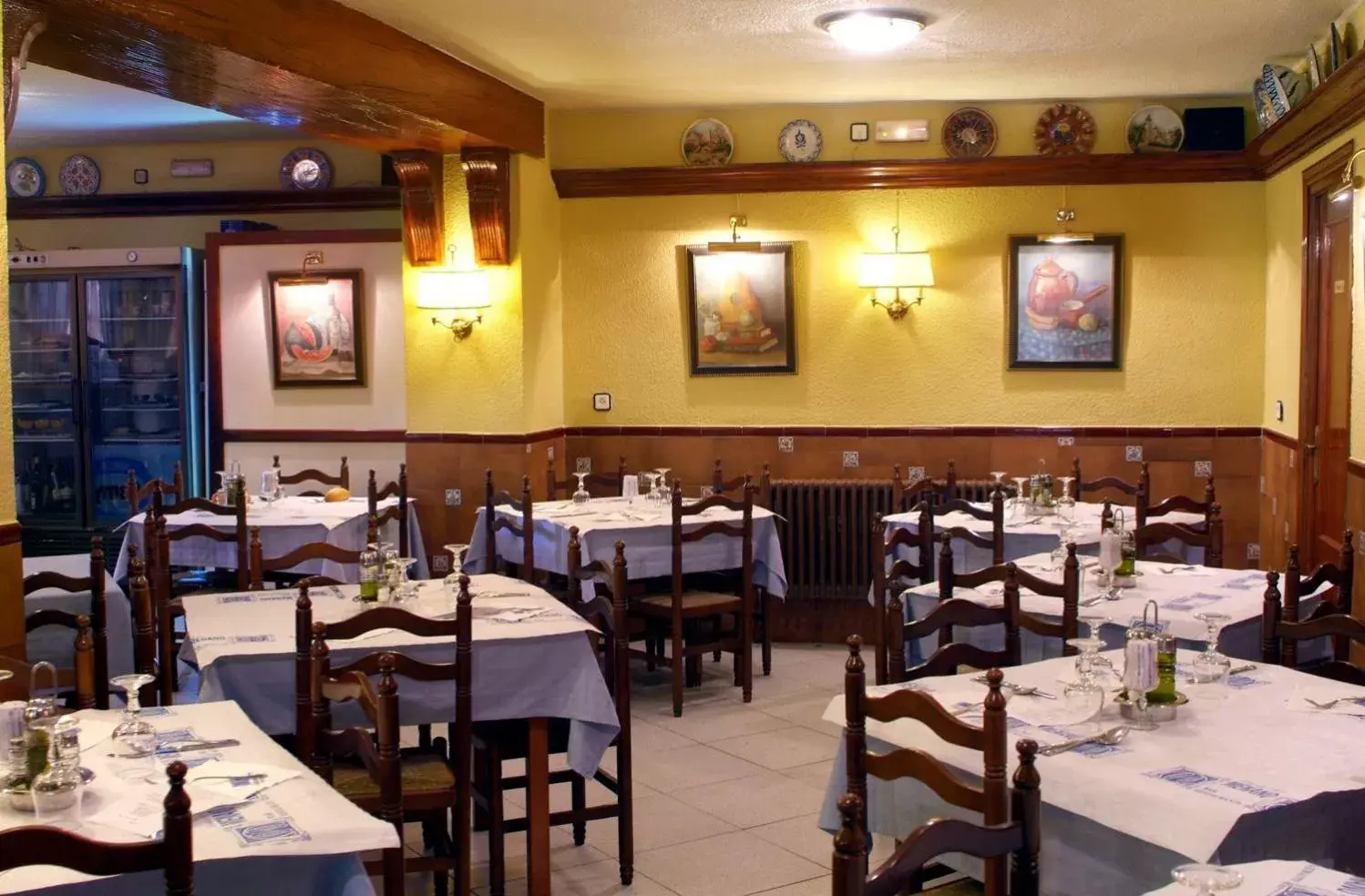 Restaurant/Places to Eat in Hotel Menano