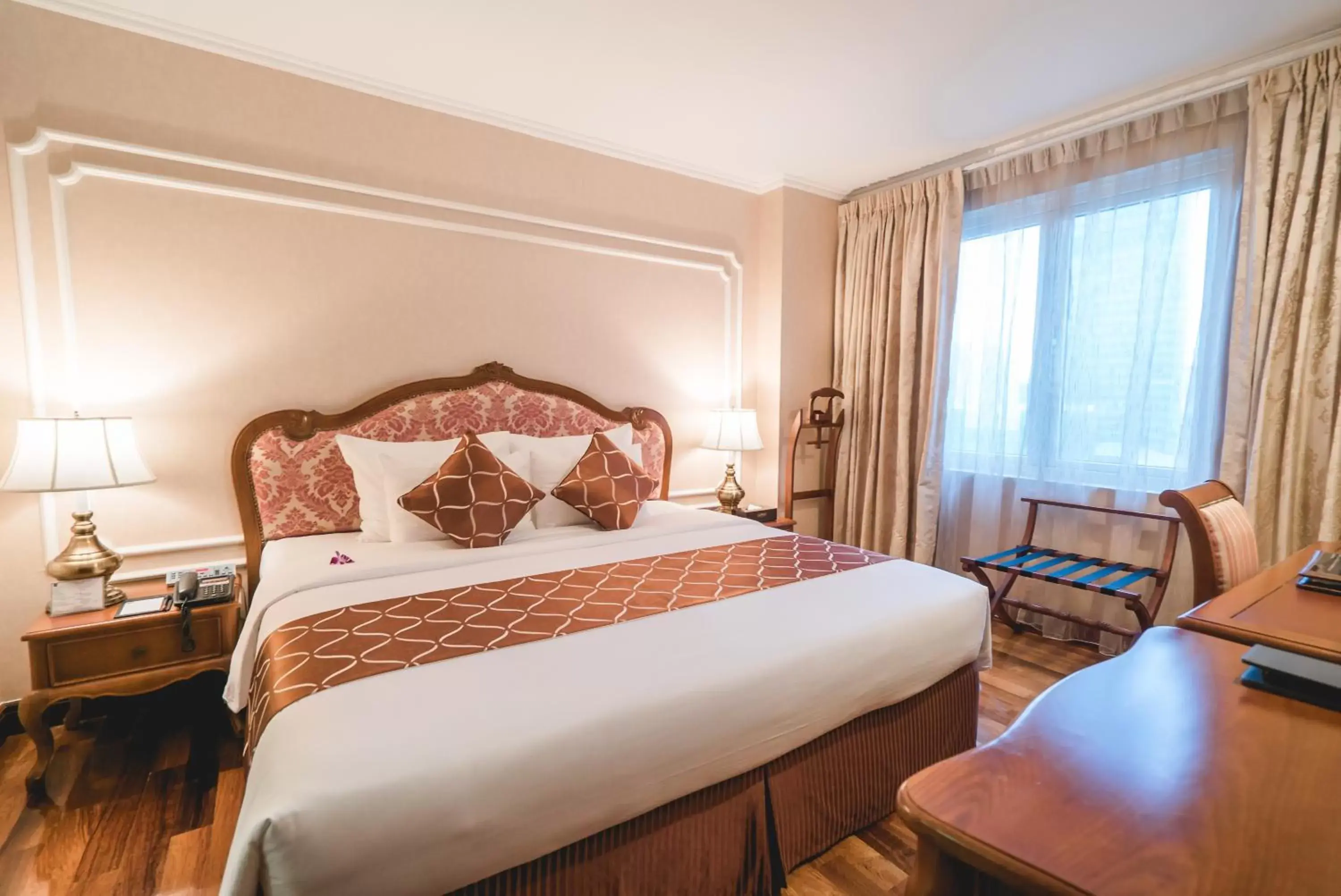 Bedroom, Bed in Hotel Grand Saigon Bedroom, Bed in Hotel Grand Saigon