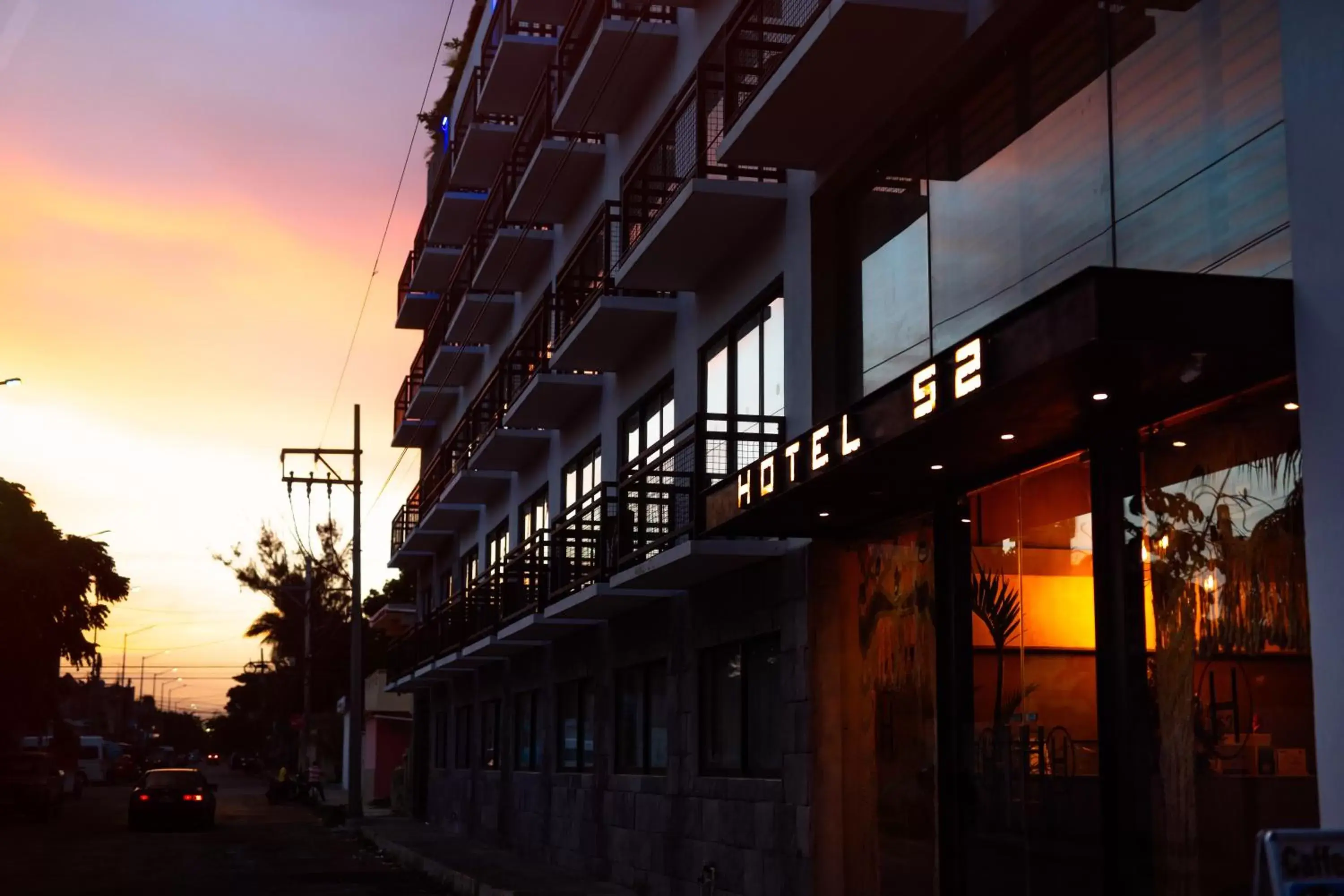 Facade/entrance, Sunrise/Sunset in Hotel 52 Playa del Carmen