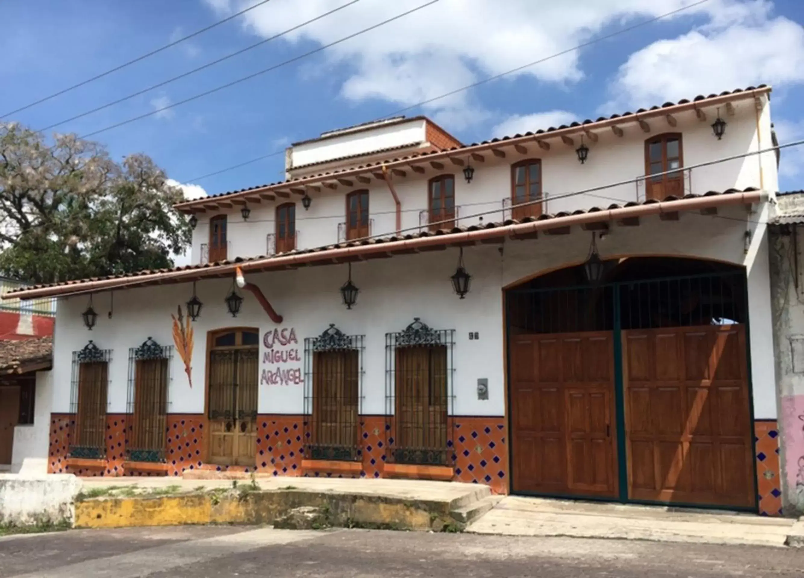Facade/entrance, Property Building in Casa Miguel Arcangel