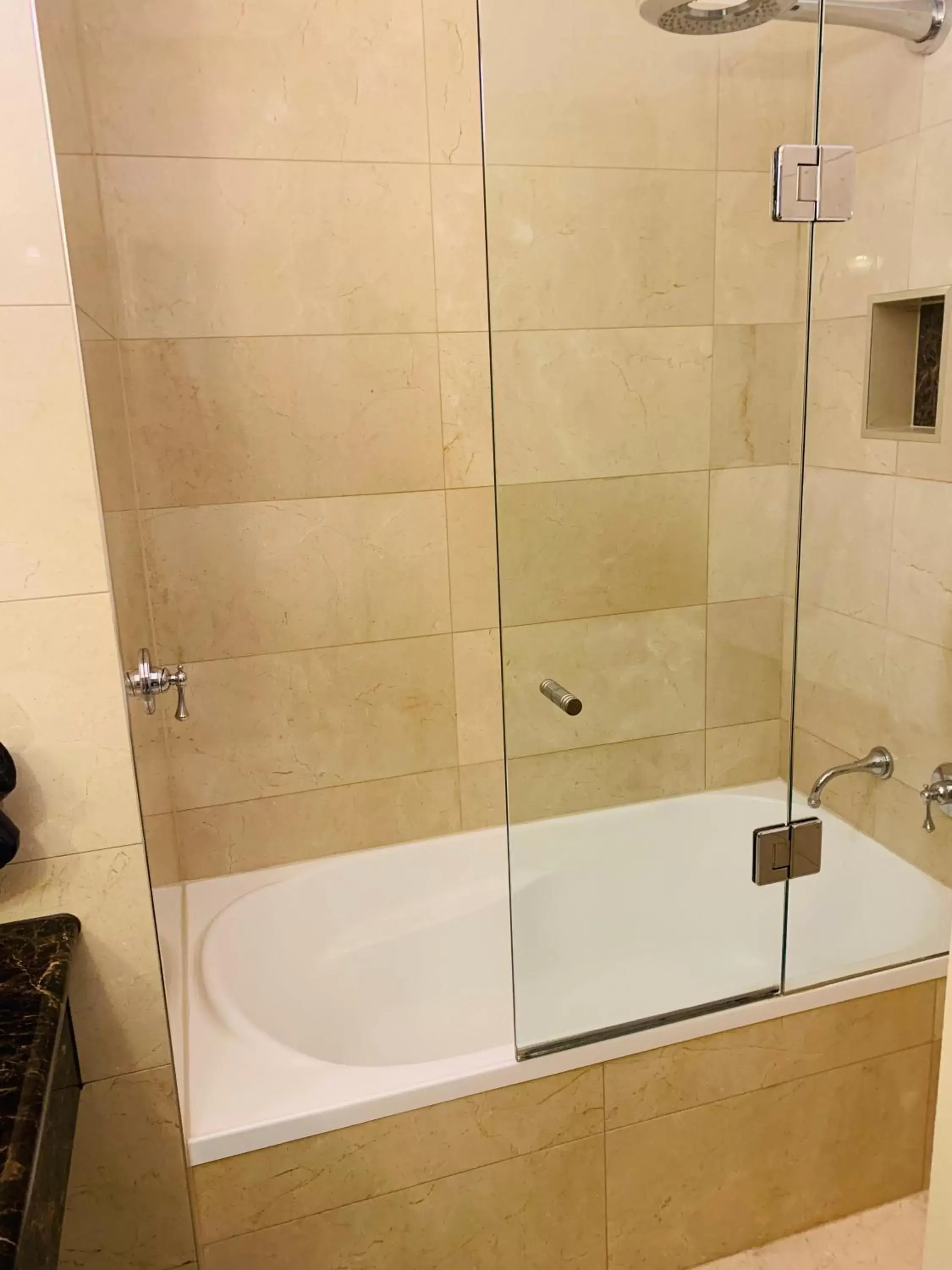 Shower, Bathroom in Royal Albert Hotel