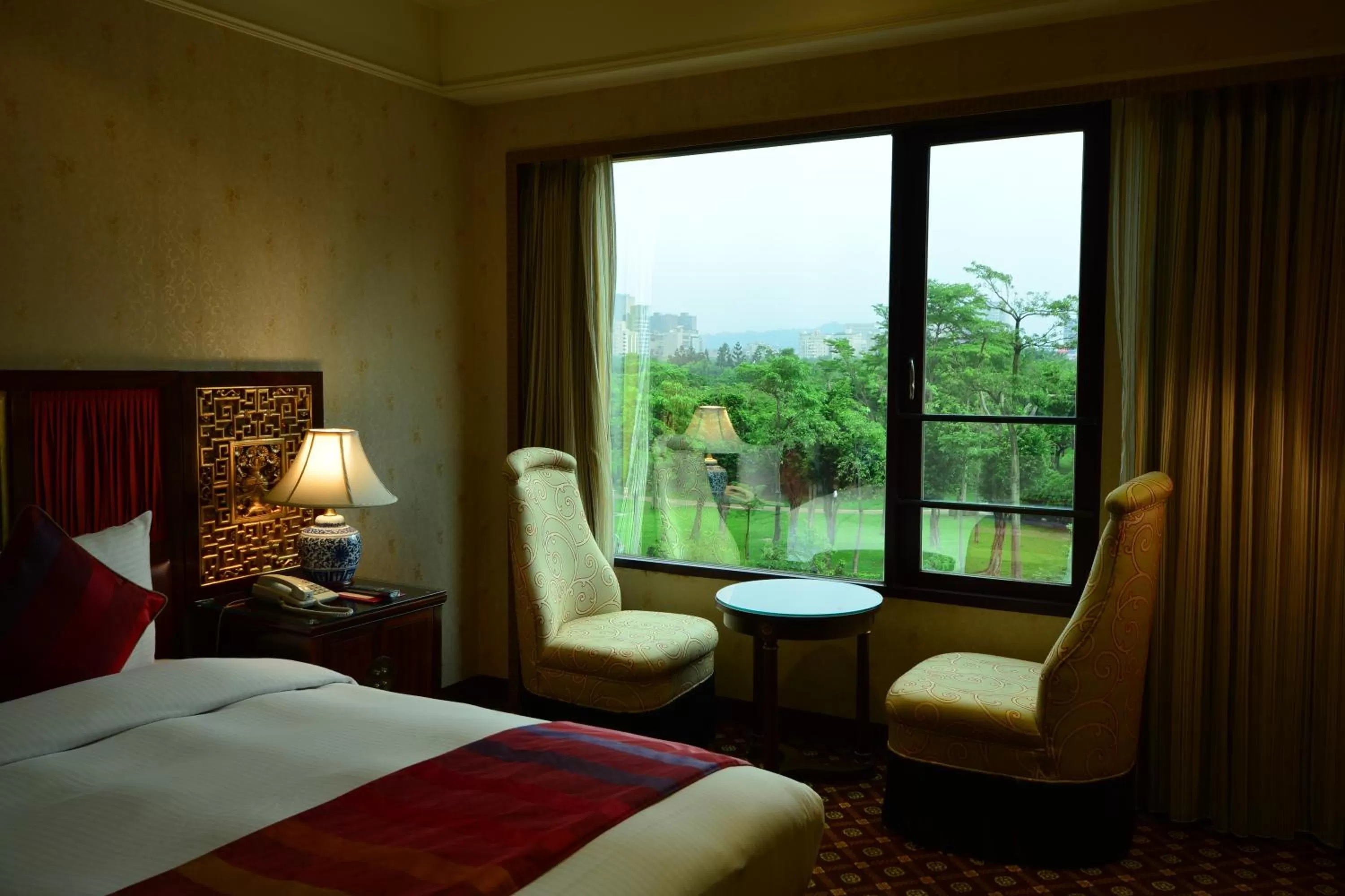 Landmark view, Bed in Rido Hotel