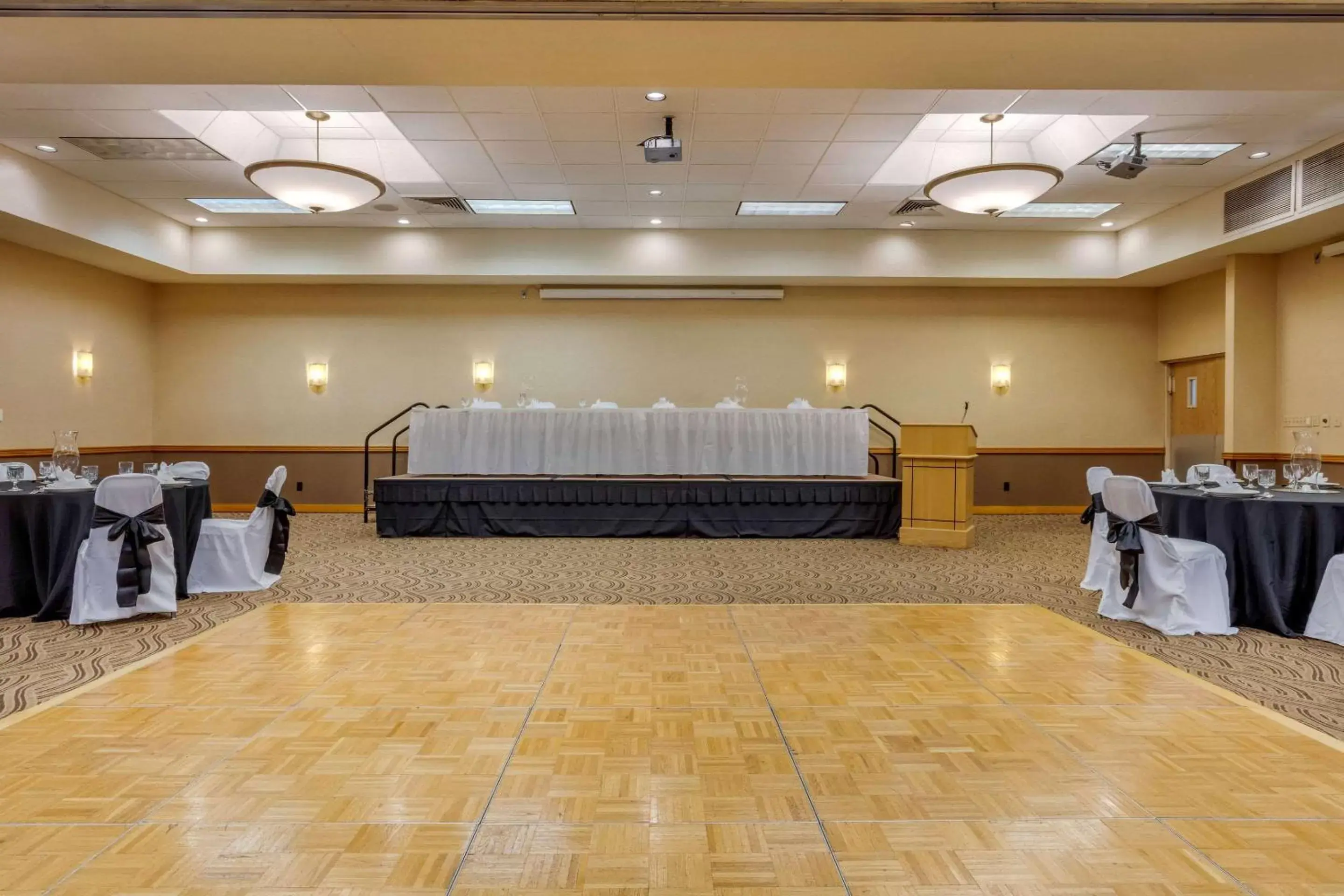 On site, Banquet Facilities in Quality Inn Exit 4 Clarksville