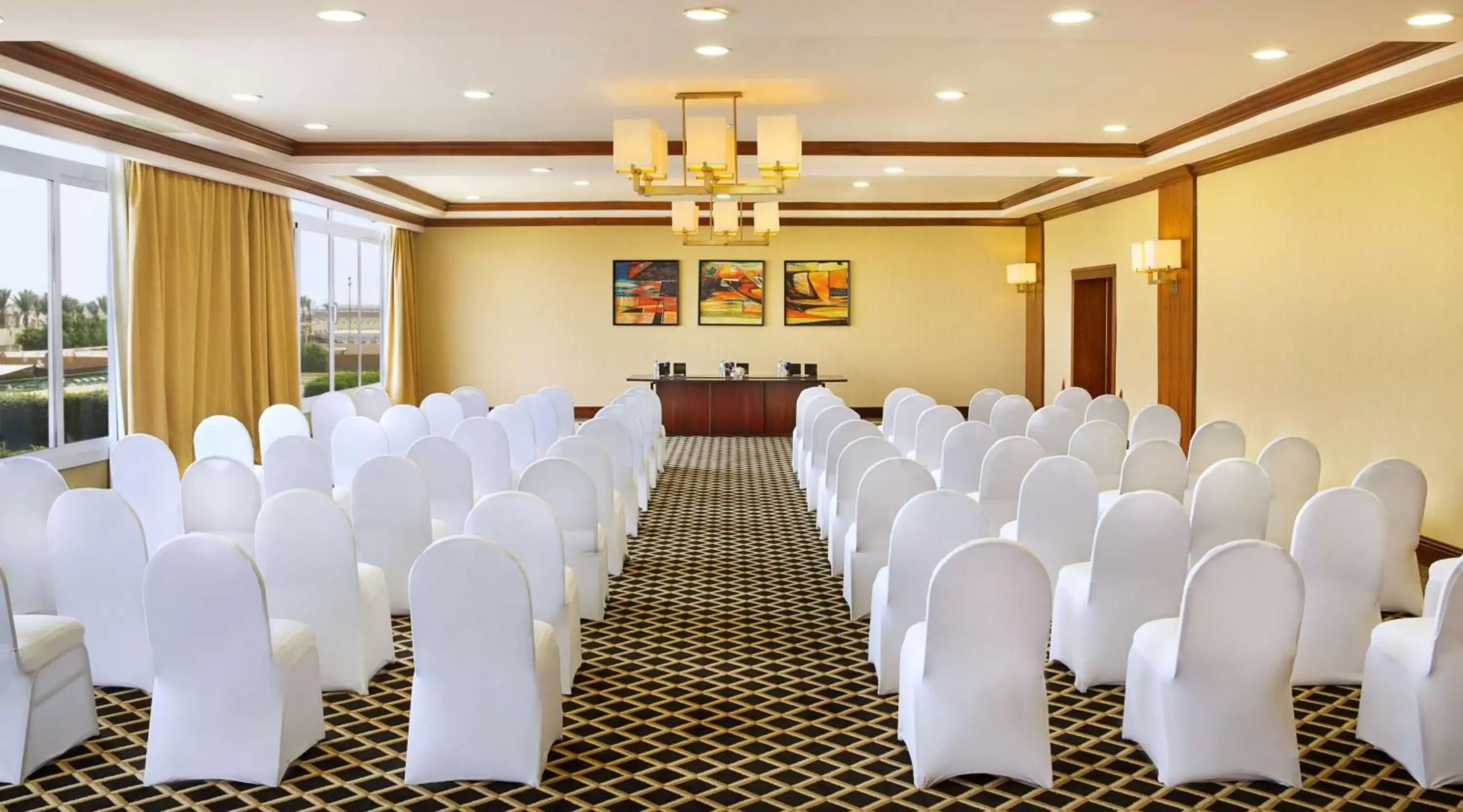 Meeting/conference room in DoubleTree by Hilton Sharks Bay Resort