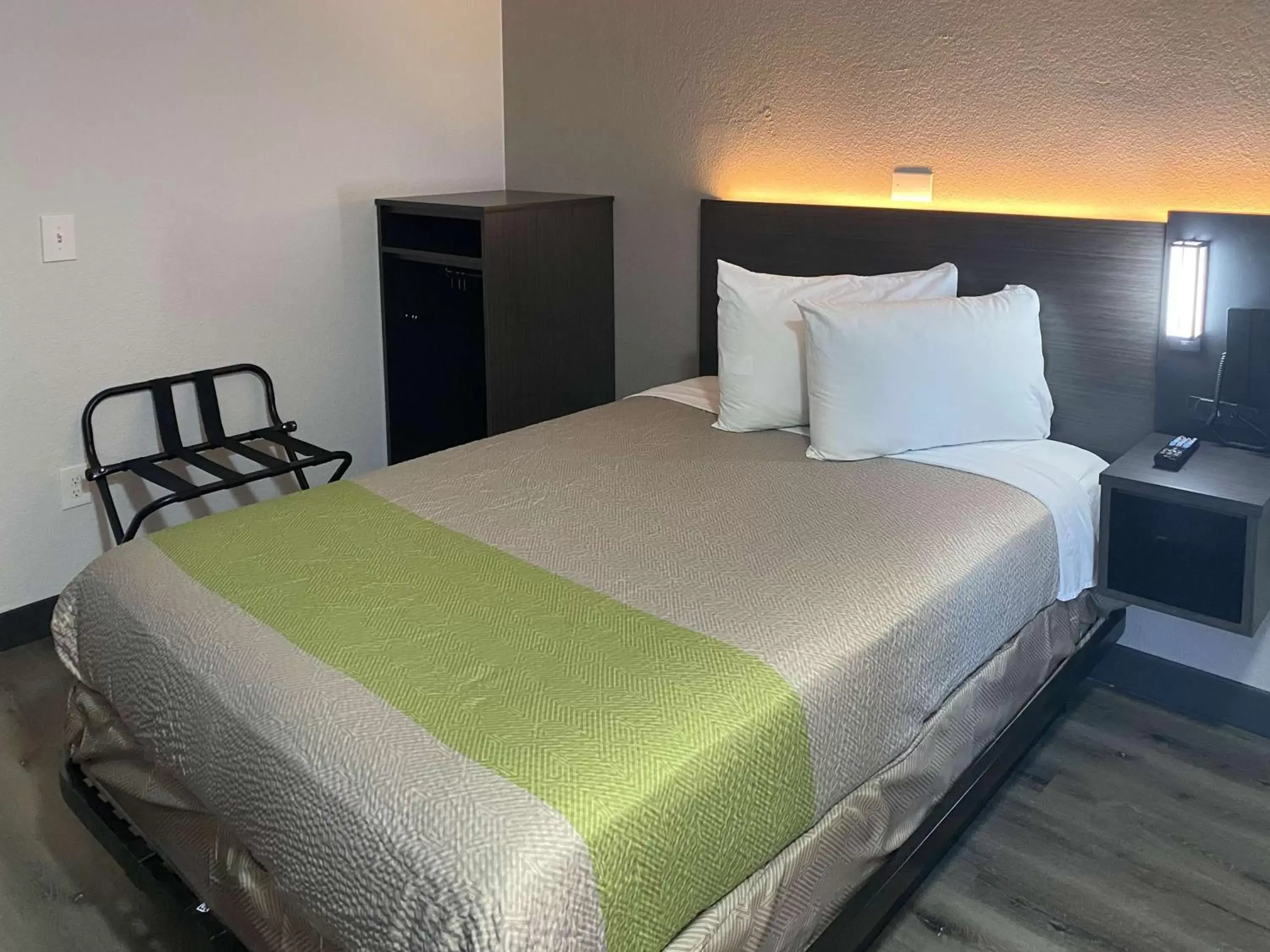 Double Room in Motel 6-Kissimmee, FL - Orlando