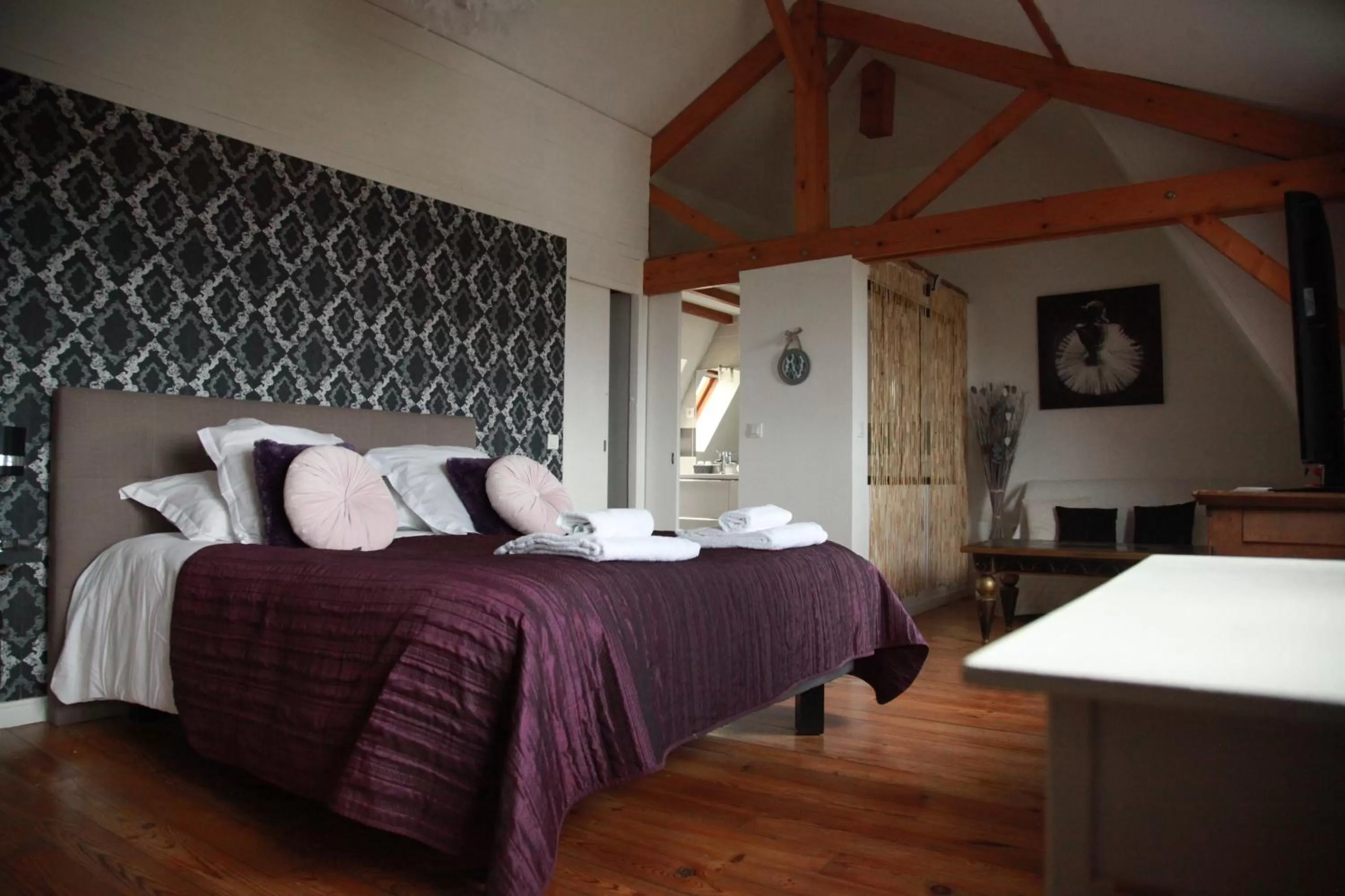 Photo of the whole room, Bed in HOTEL BELLEVUE