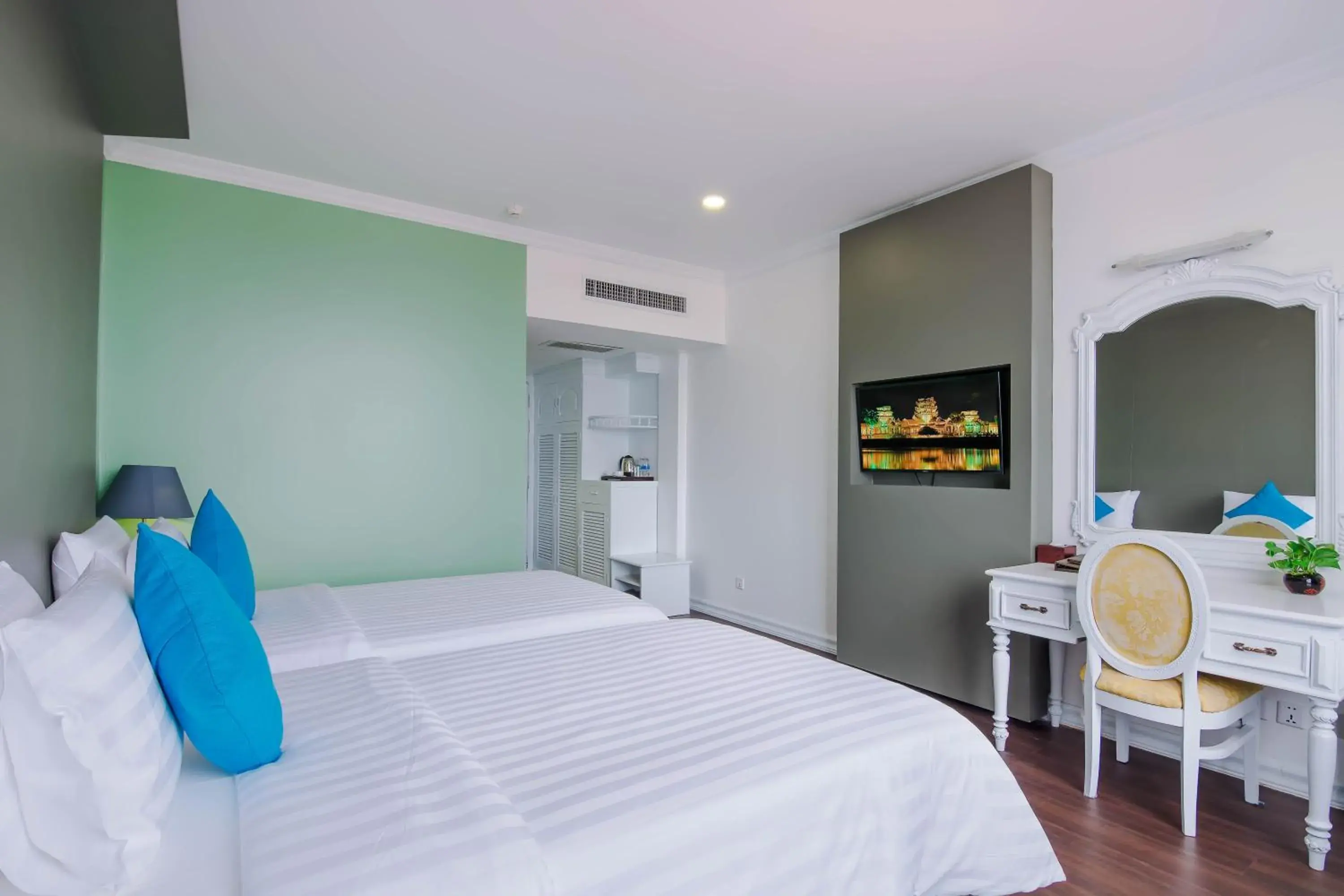 TV and multimedia, Bed in Memoire Siem Reap Hotel