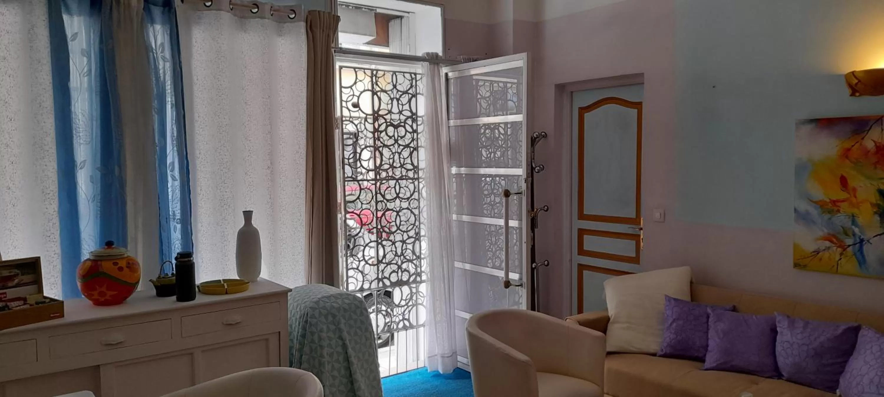 Seating Area in HARMONIA Annie BEAU 2 Pieces Atypique 200 m à pied plage, mer, Promenade des anglais,