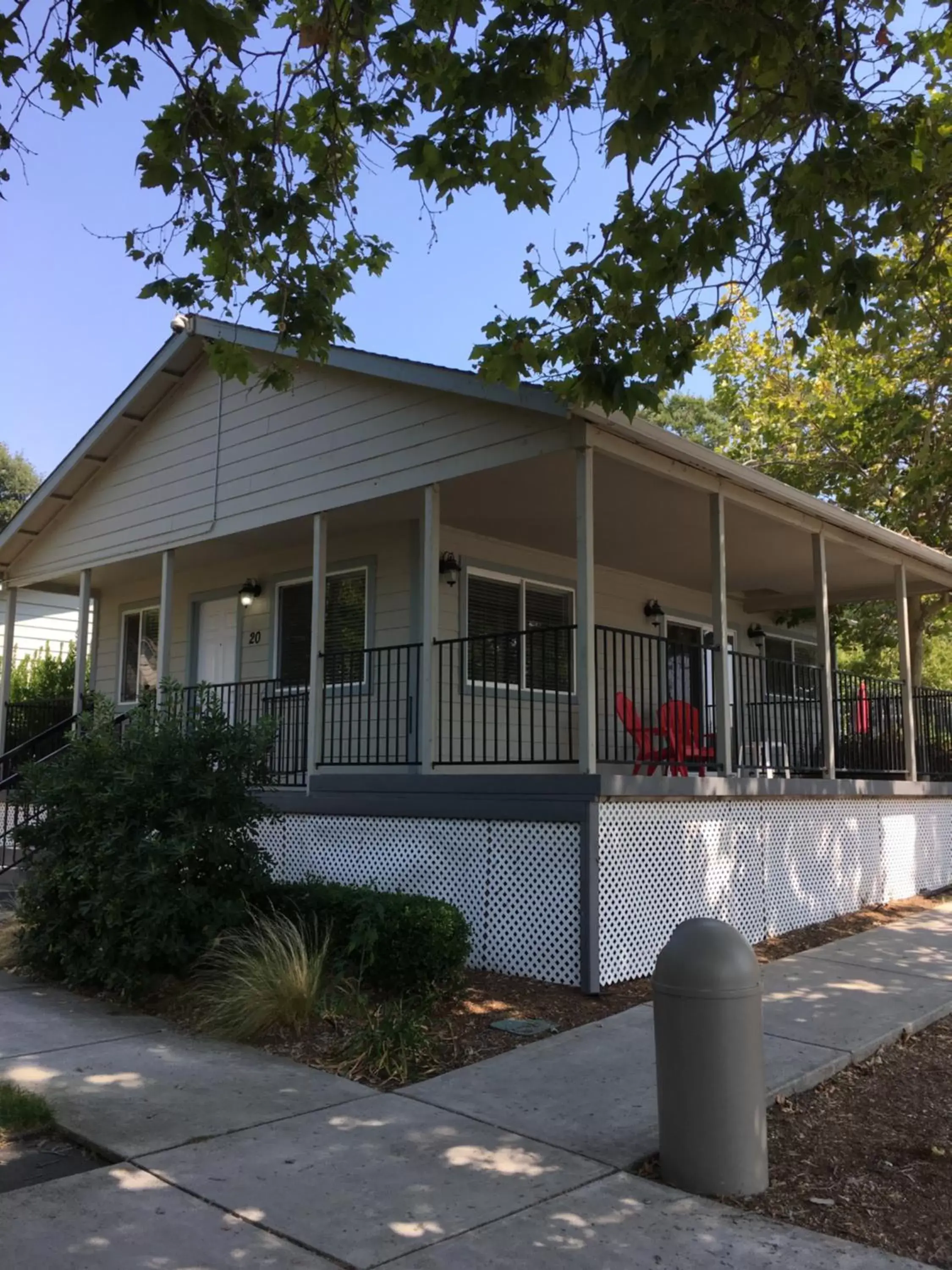 Balcony/Terrace, Property Building in Clear Lake Cottages & Marina