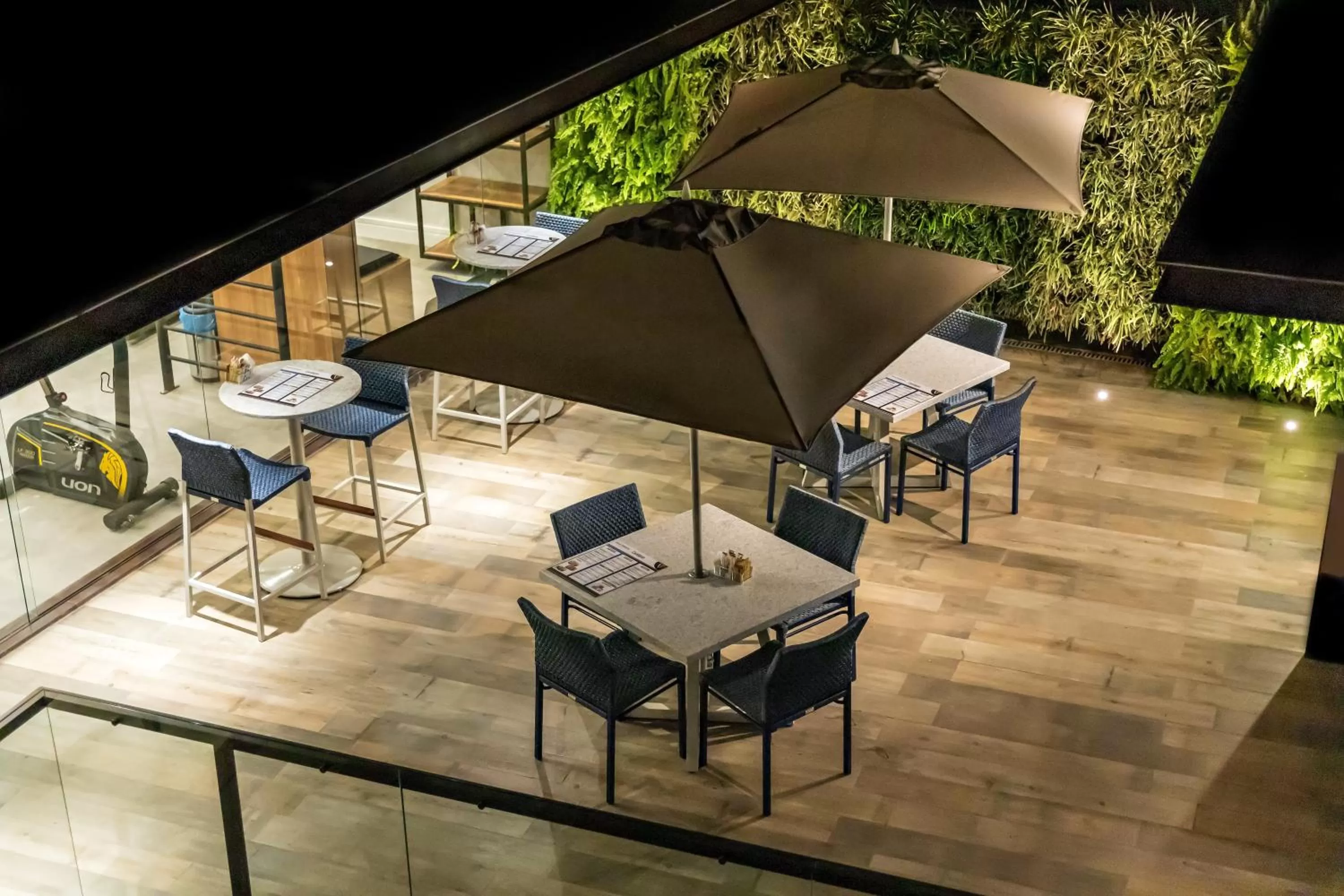 Restaurant/places to eat in Granterrara Hotel