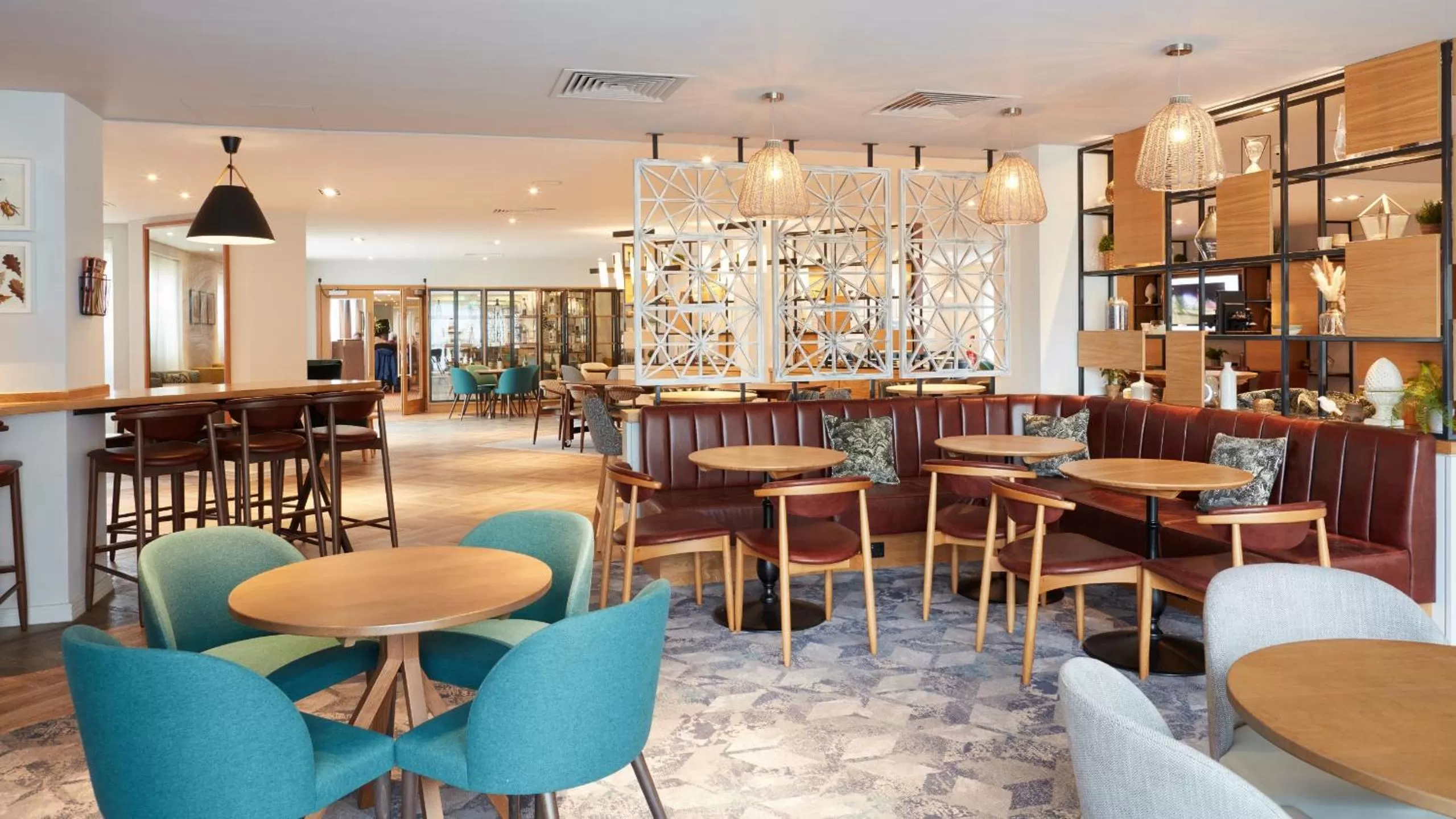 Property building, Restaurant/Places to Eat in Alexandra House