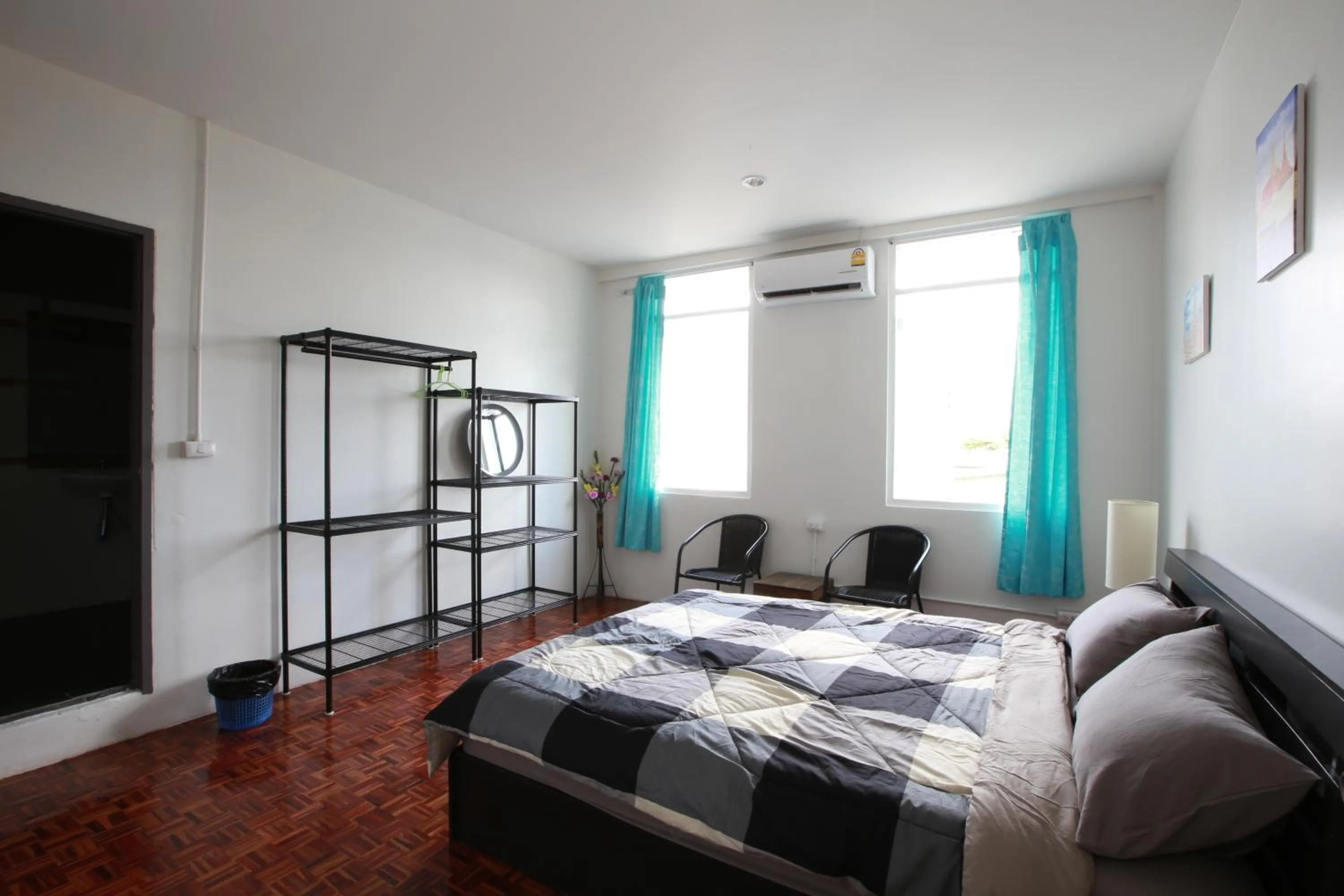 Bedroom, Bed in Zee Thai Hostel