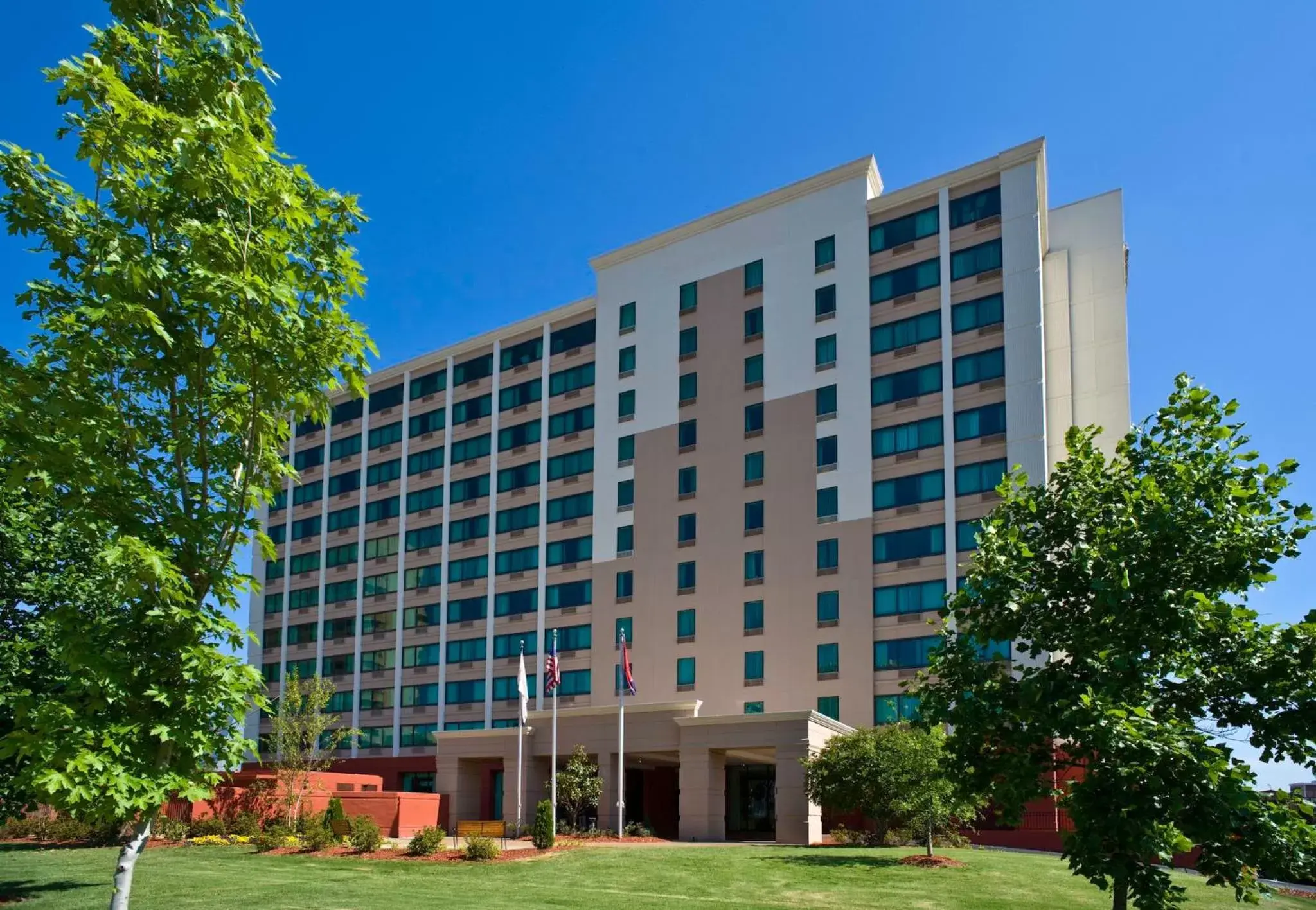 Property building in Crowne Plaza Memphis Downtown by IHG Property building in Crowne Plaza Memphis Downtown by IHG
