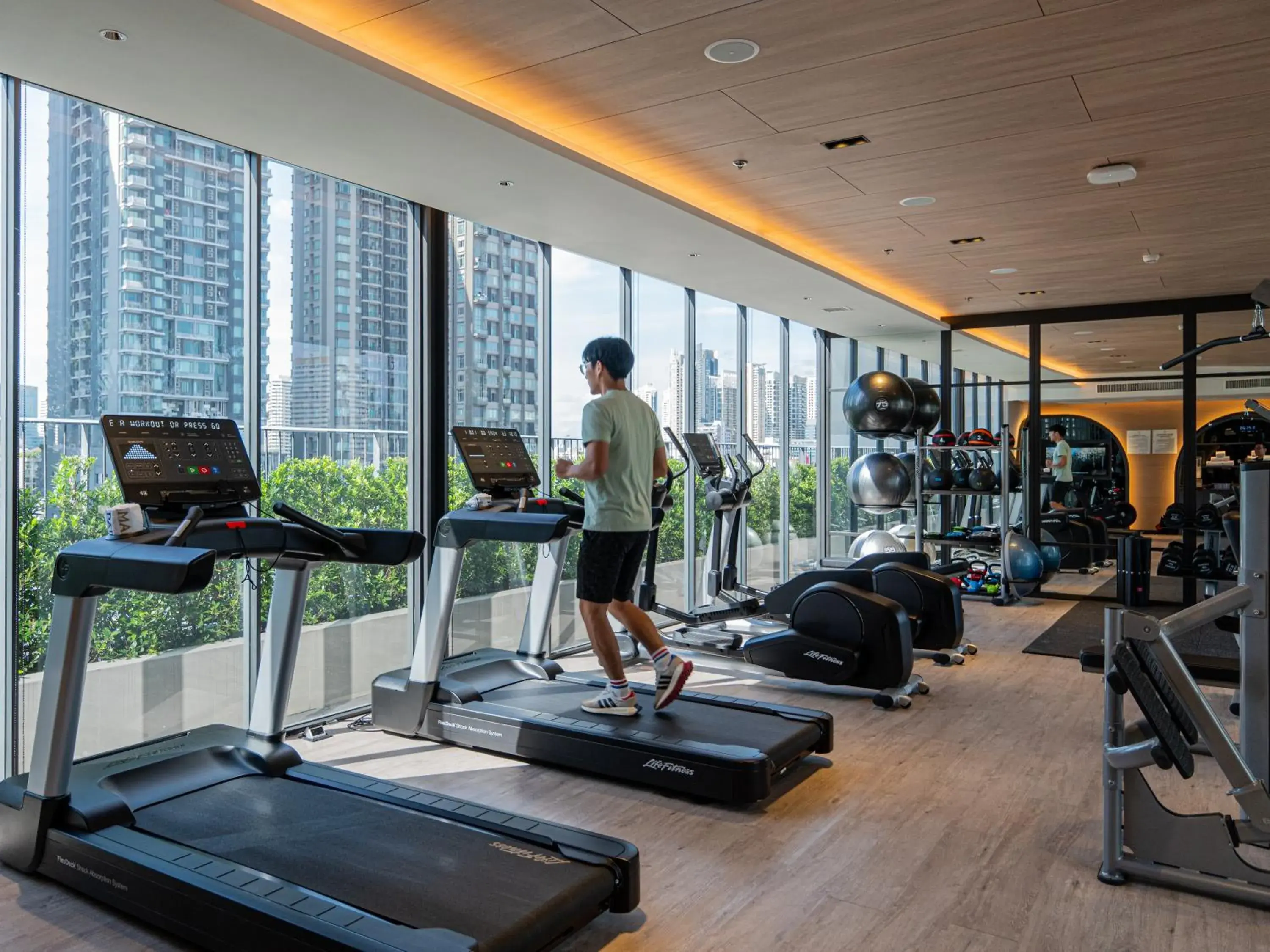 Breakfast, Fitness Center/Facilities in Madi Paidi Bangkok, Autograph Collection