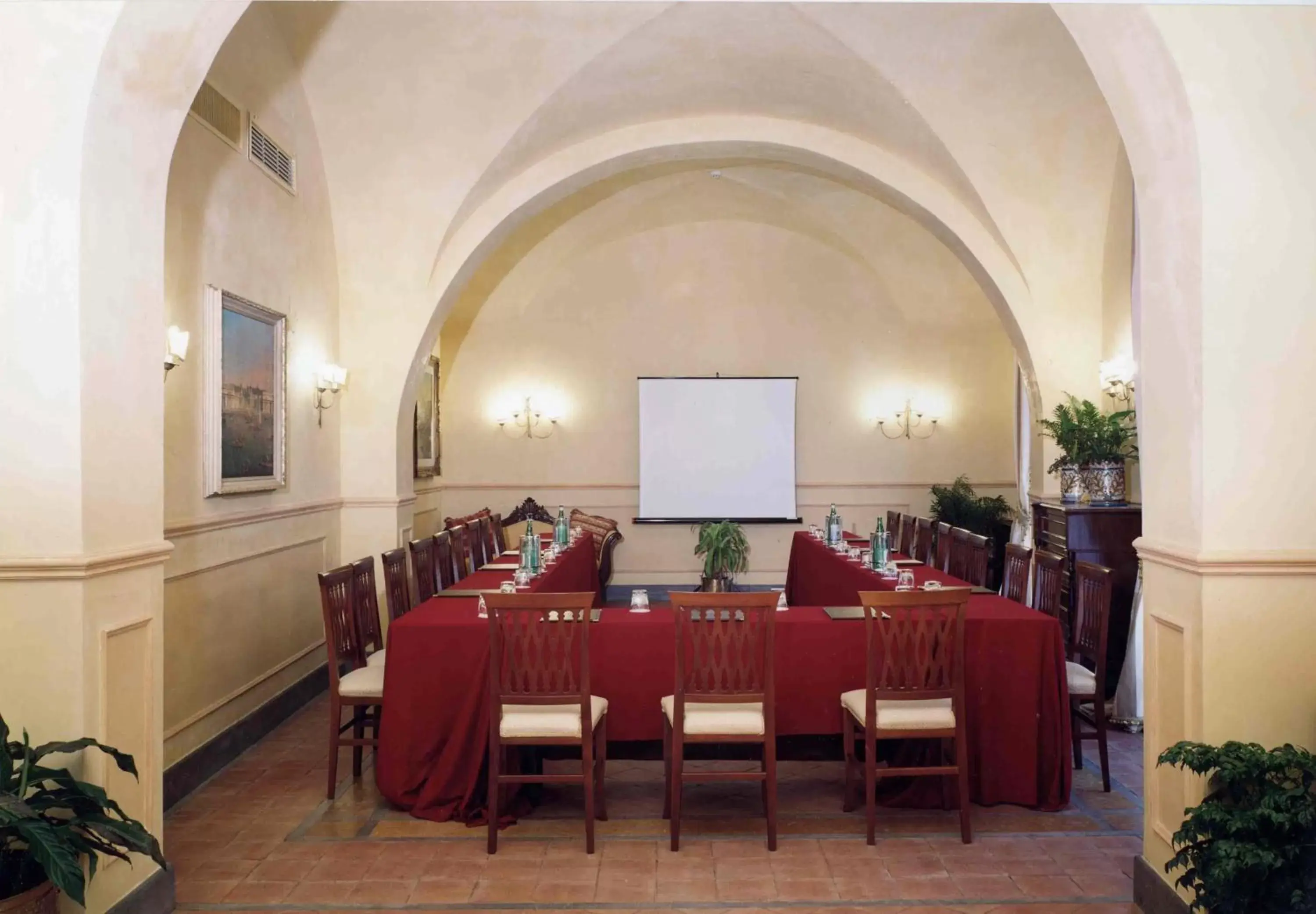 Business facilities in Hotel La Ville